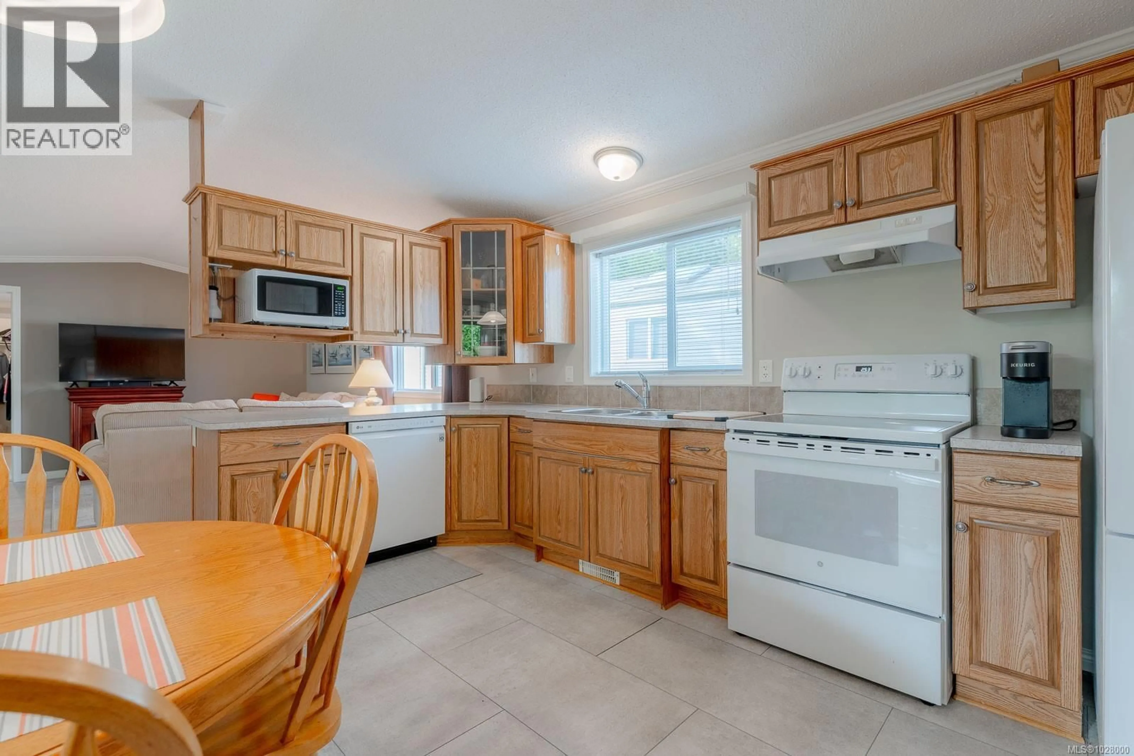 Standard kitchen, ceramic/tile floor for 103 - 10325 LAKESHORE ROAD, Port Alberni British Columbia V9Y8Z6