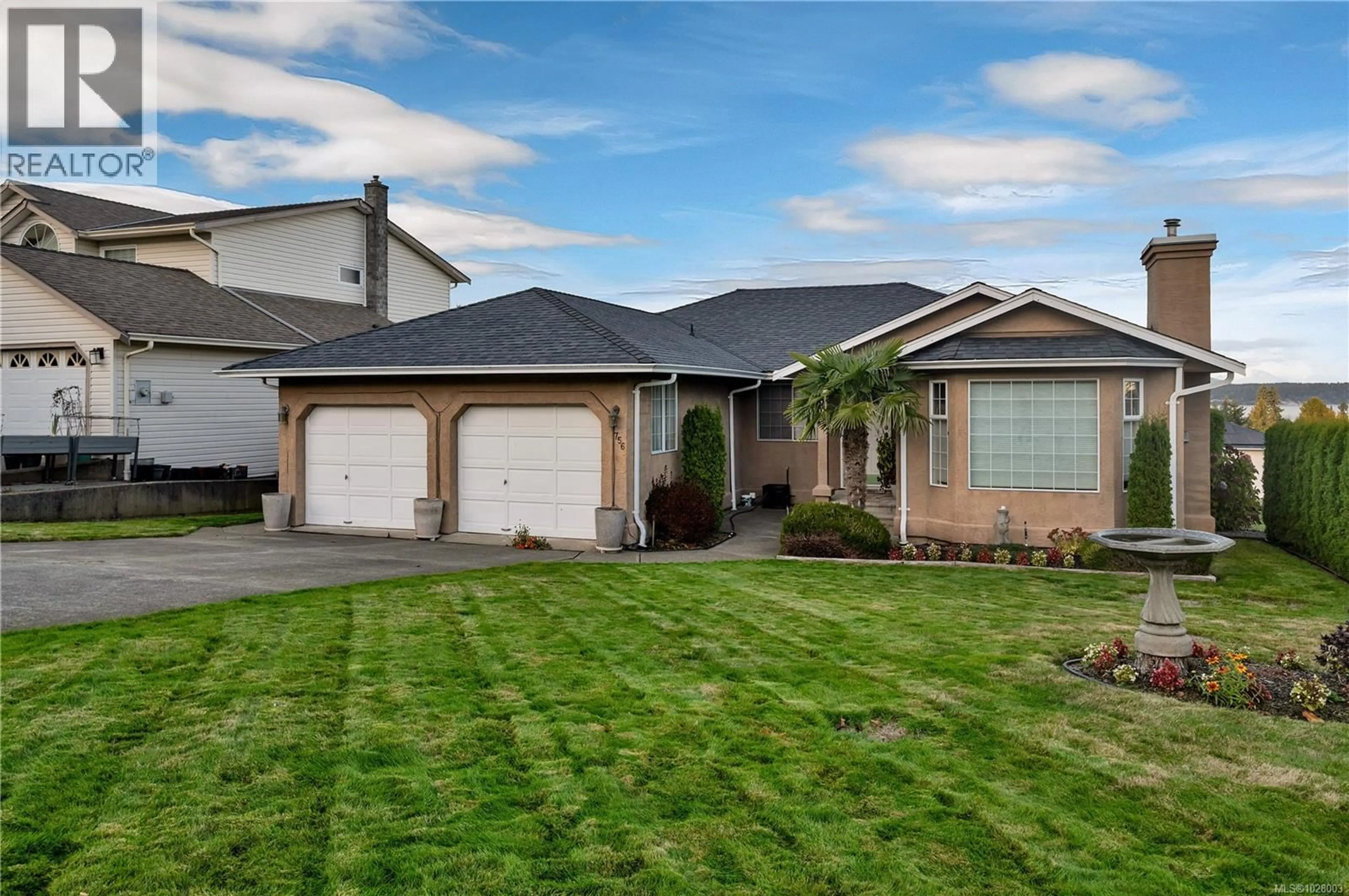 Home with vinyl exterior material, street for 756 BOWEN DRIVE, Campbell River British Columbia V9H1S2