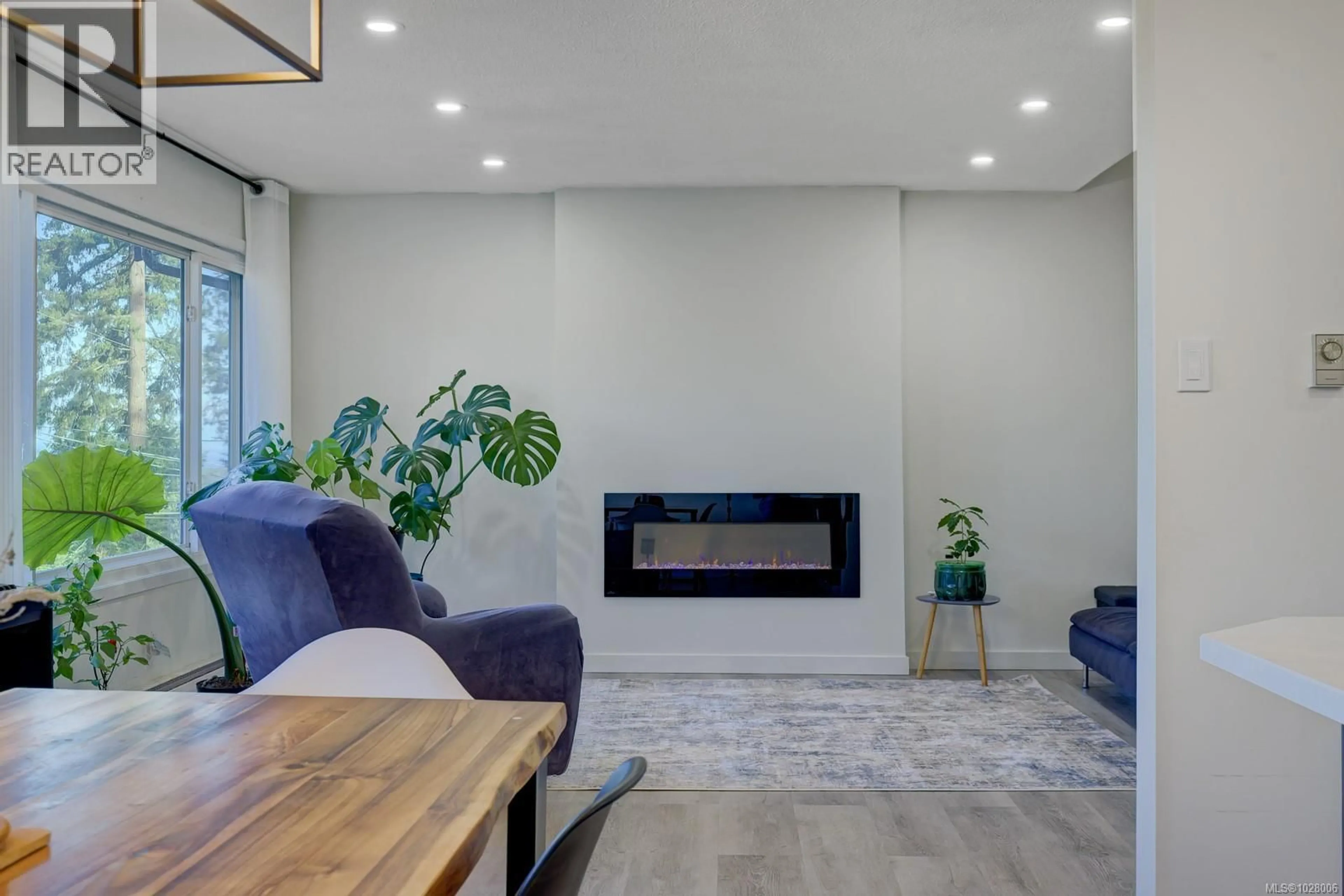 Living room with furniture, unknown for 79 RILEY PLACE, Nanaimo British Columbia V9T5B9