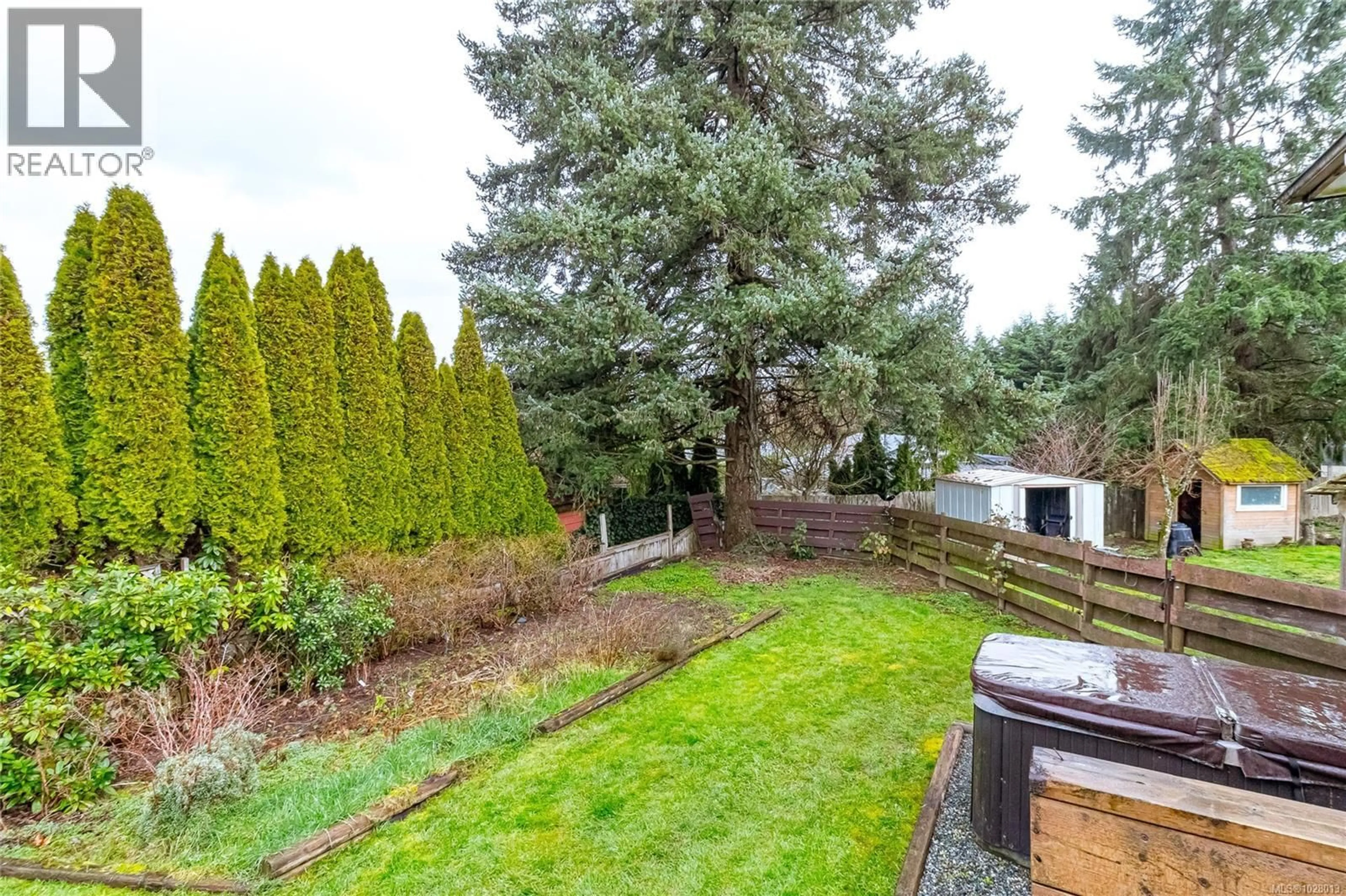 A pic from outside/outdoor area/front of a property/back of a property/a pic from drone, unknown for 3030 DOGWOOD ROAD, Duncan British Columbia V9L4T8