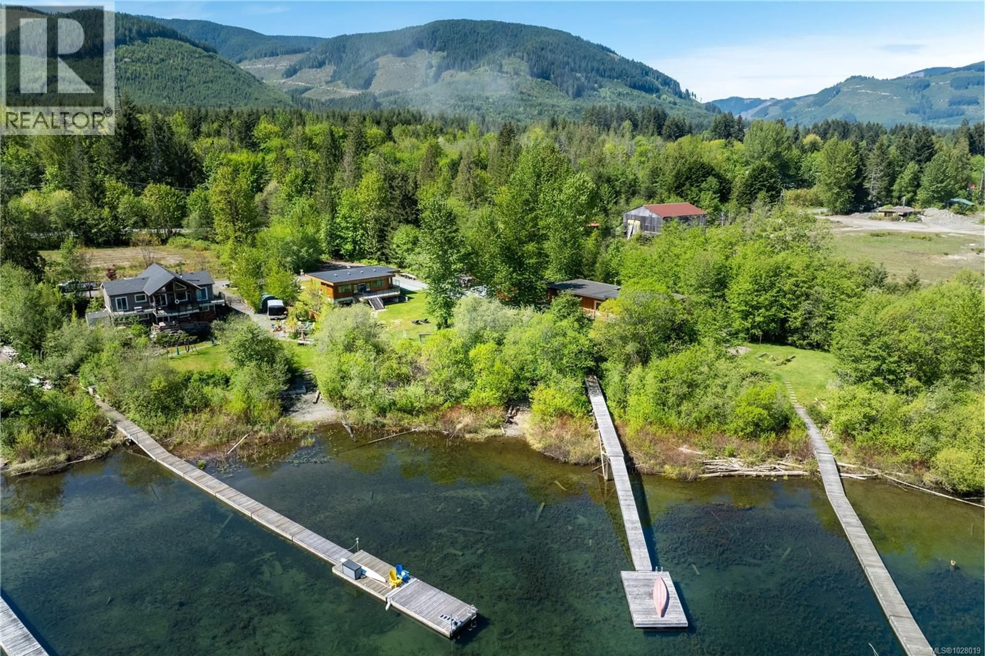 A pic from outside/outdoor area/front of a property/back of a property/a pic from drone, water/lake/river/ocean view for 9905 STIN-QUA ROAD, Honeymoon Bay British Columbia V0R1Y0