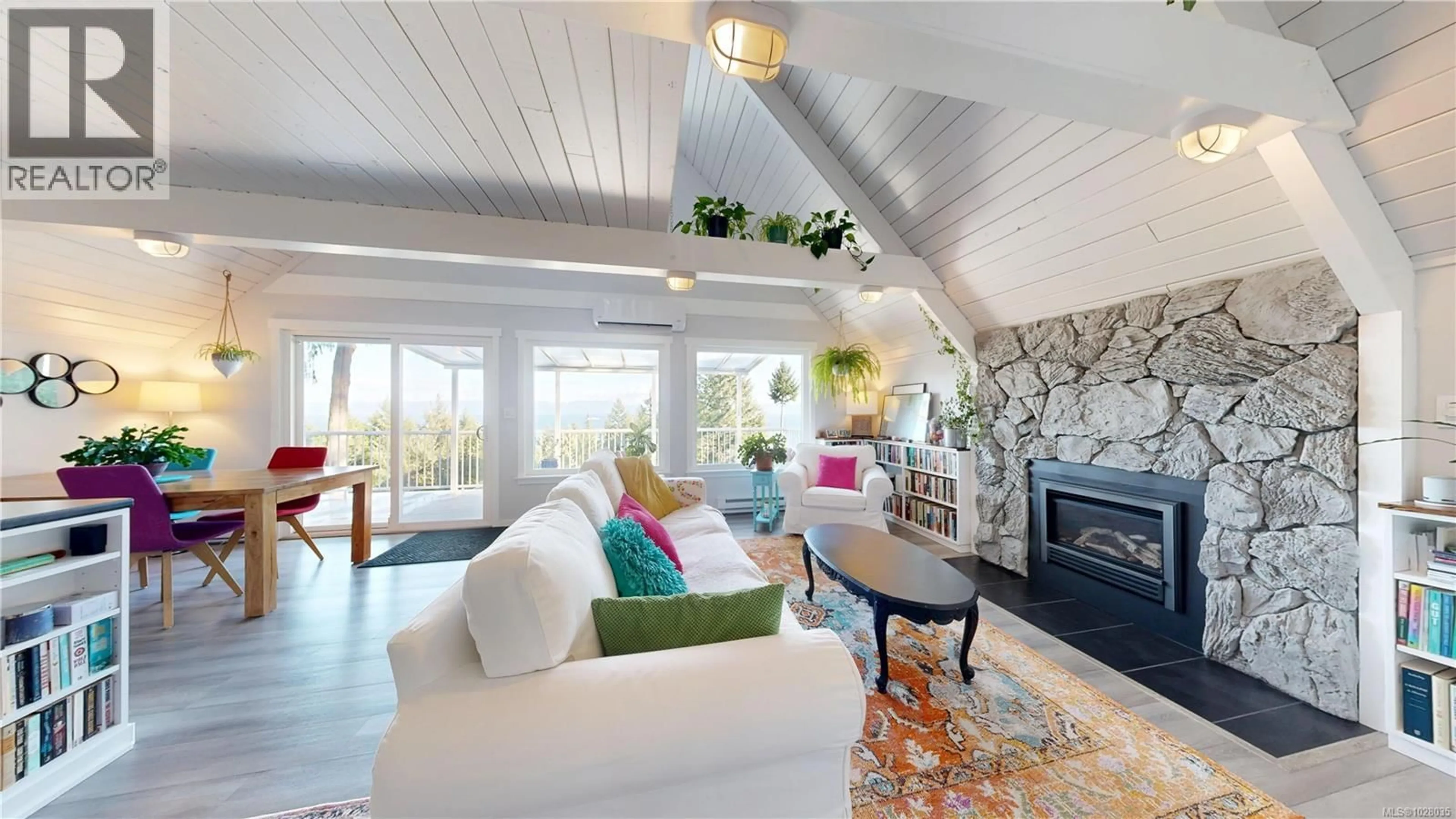 Living room with furniture, unknown for 1520 WILD CHERRY TERRACE, Gabriola Island British Columbia V0R1X5