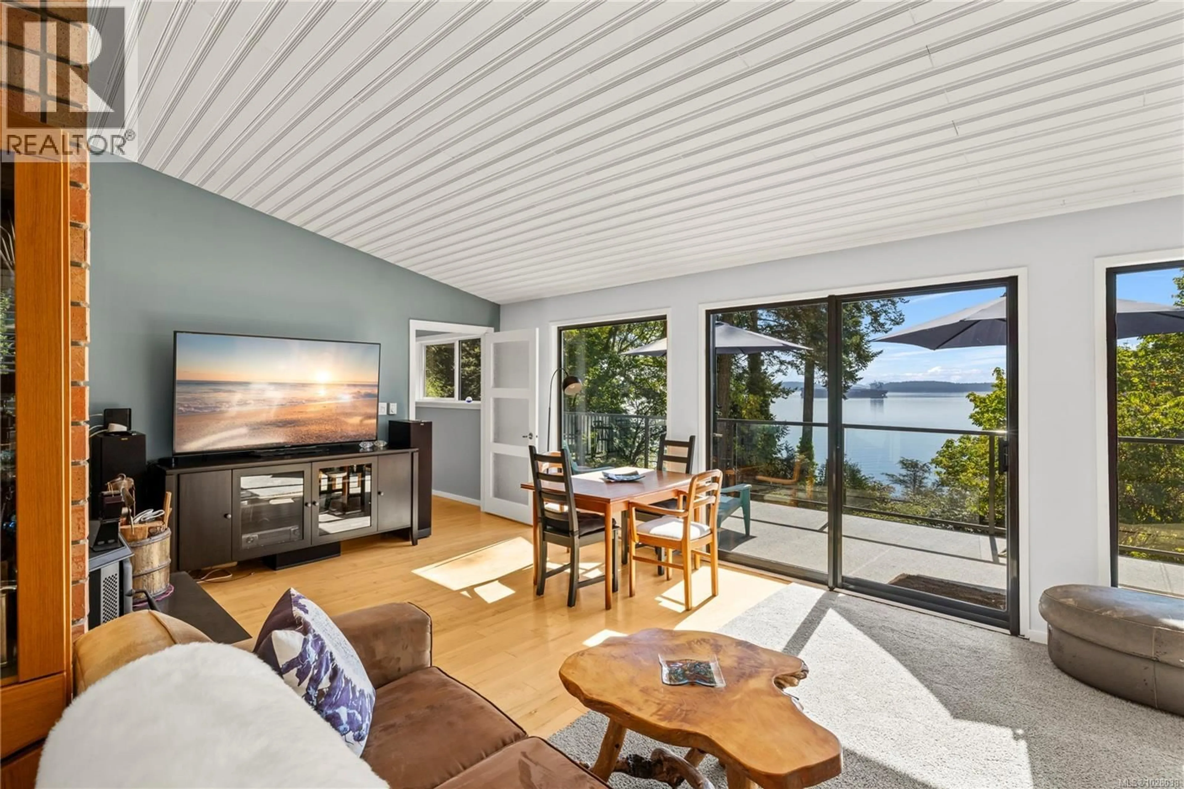 Living room with furniture, unknown for 2530 SPRING BEACH DRIVE, Gabriola Island British Columbia V0R1X7