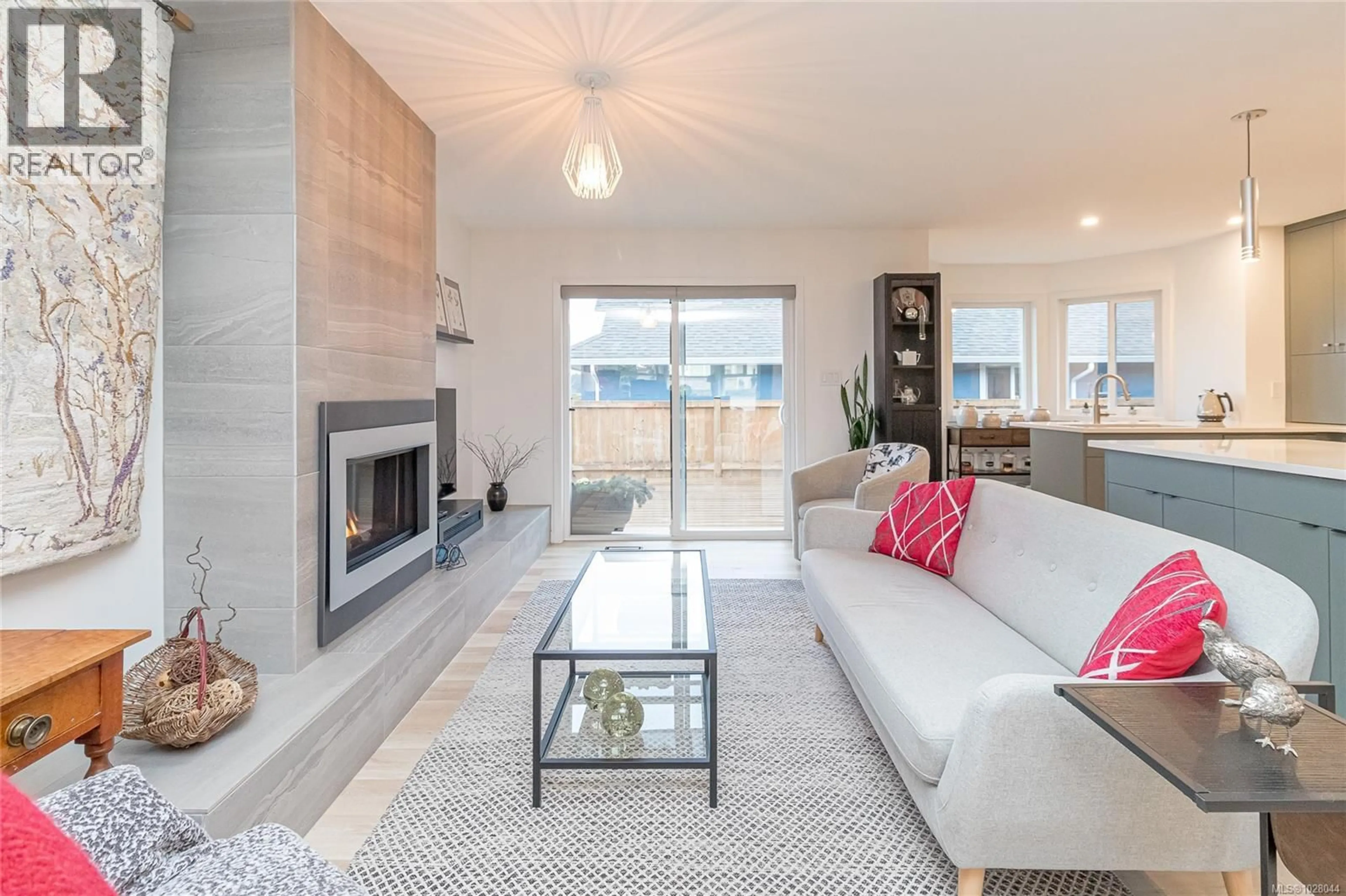 Living room with furniture, unknown for 6012 COLUMBINE ROAD, Duncan British Columbia V9L5G8