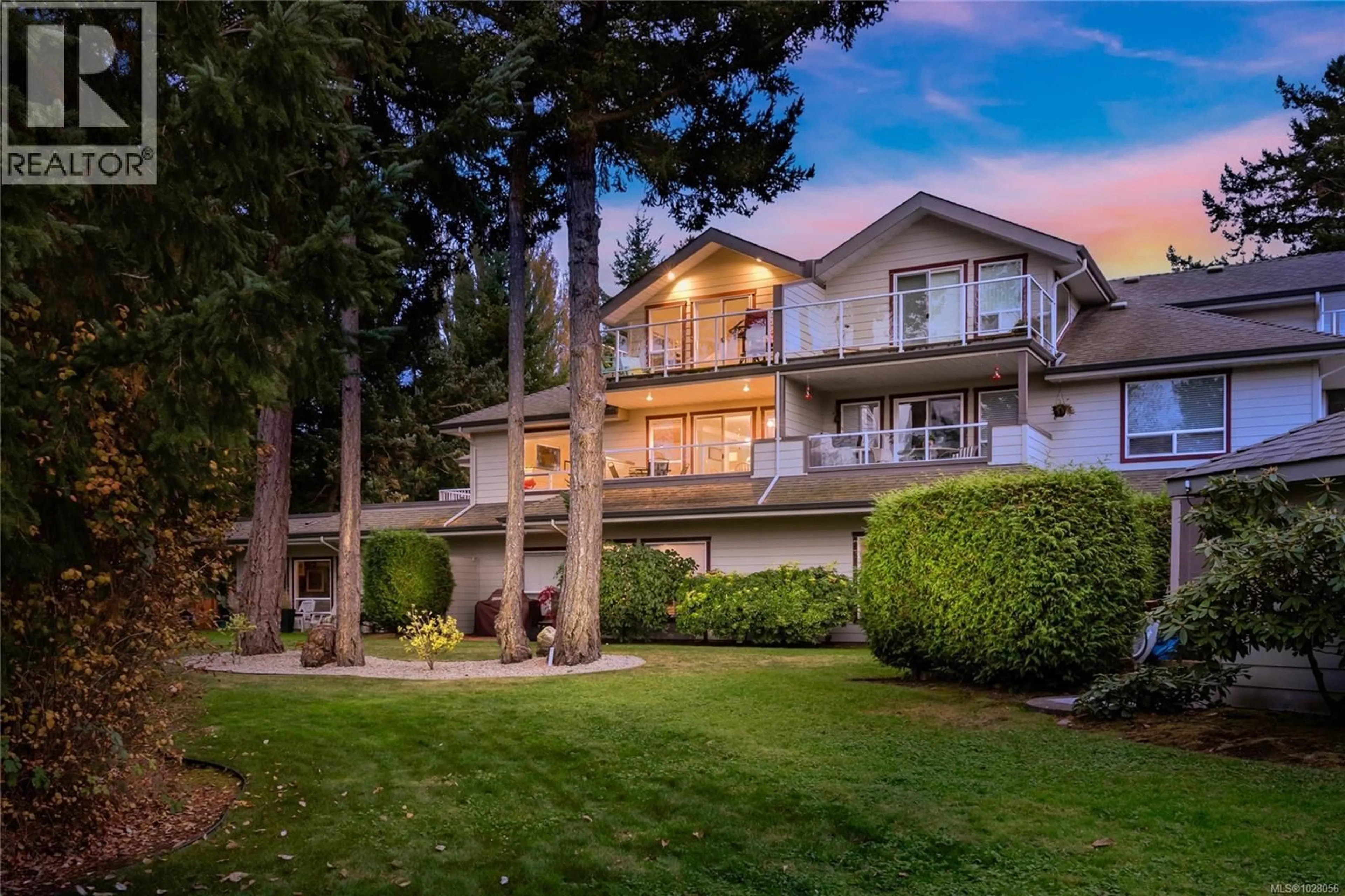 Home with vinyl exterior material, mountain view for 17 - 1930 CAPELIN PLACE, Comox British Columbia V9M4C3