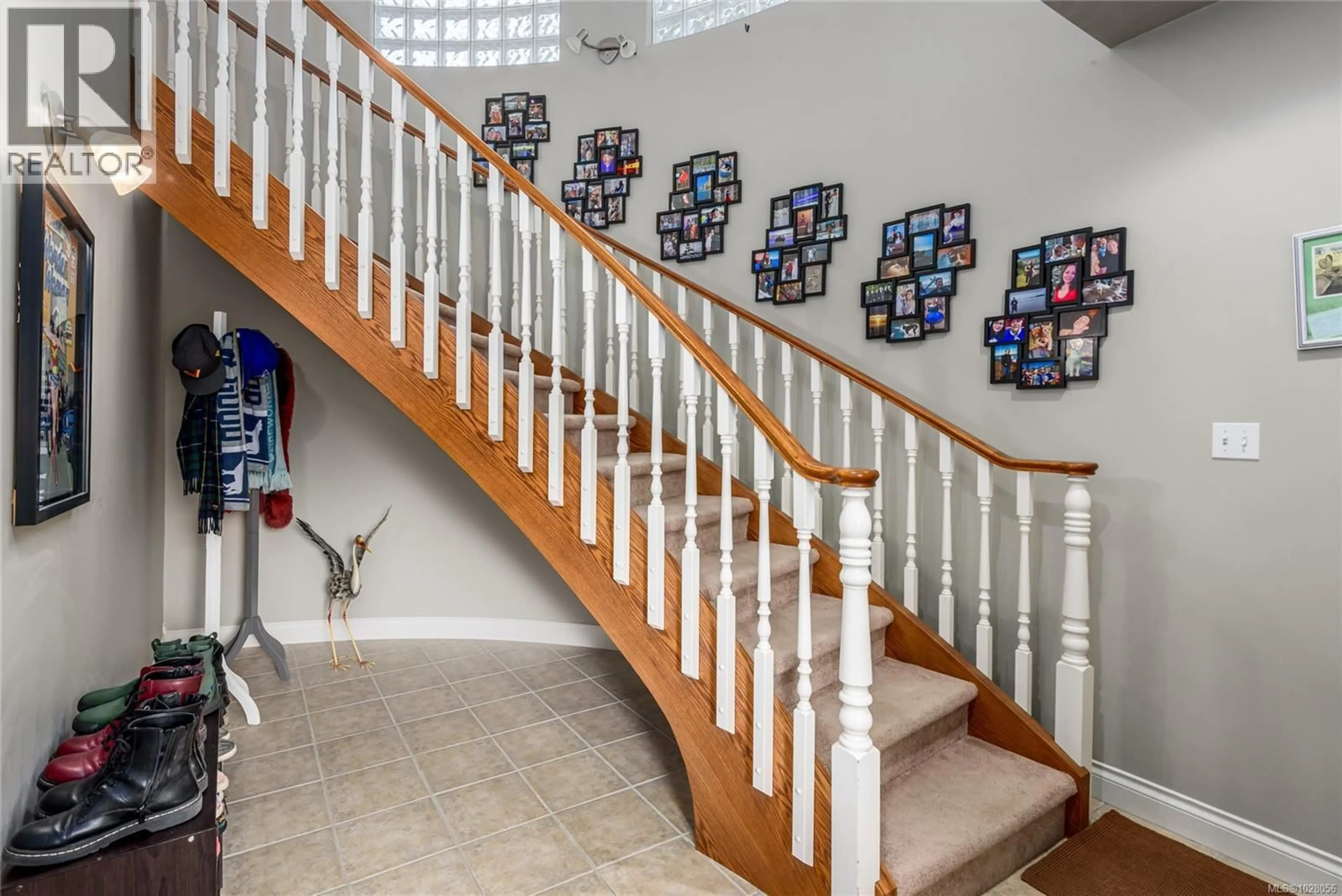 Stairs for 17 - 1930 CAPELIN PLACE, Comox British Columbia V9M4C3