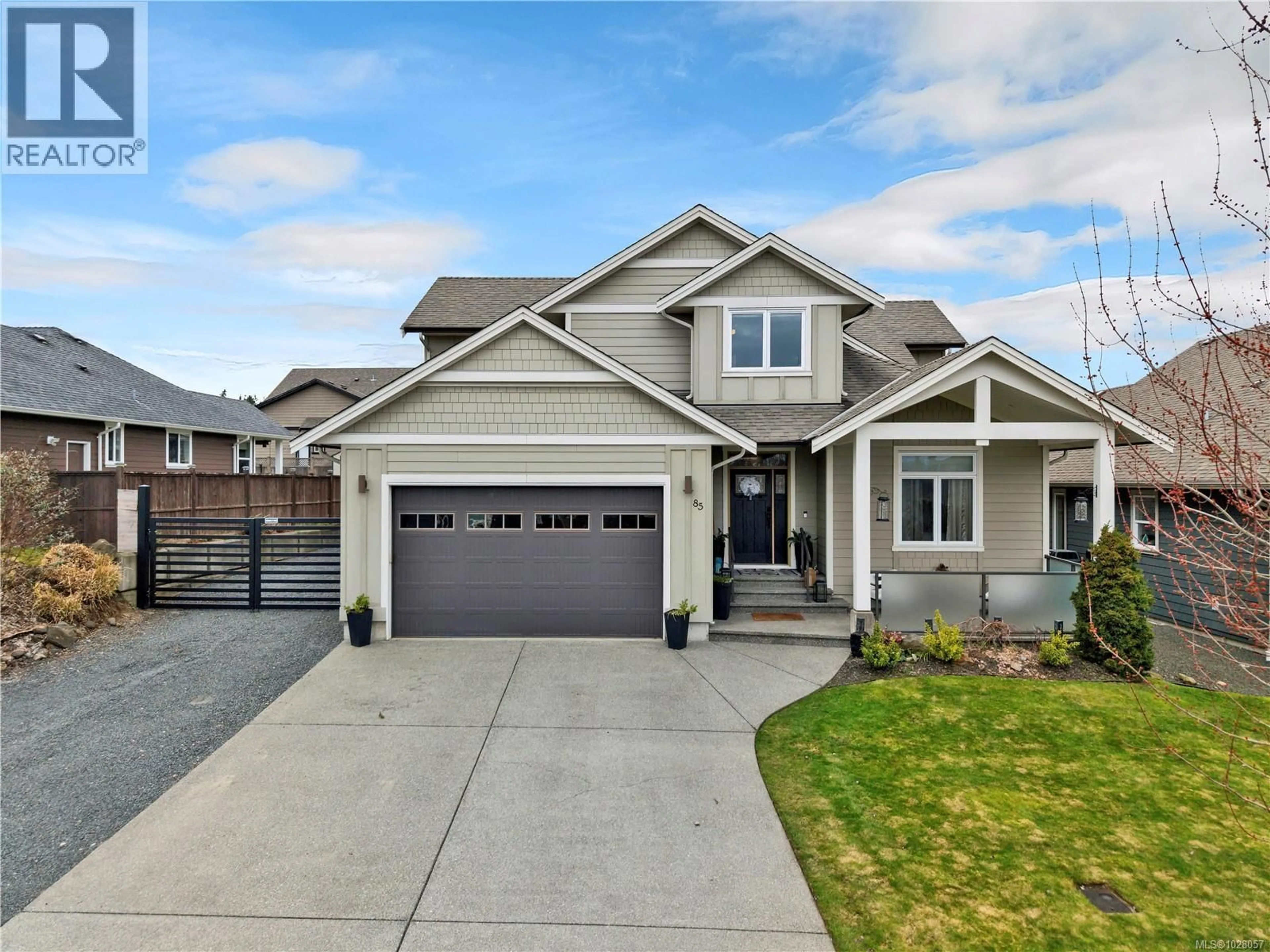 Home with vinyl exterior material, street for 85 VERMONT DRIVE, Campbell River British Columbia V9W7K3