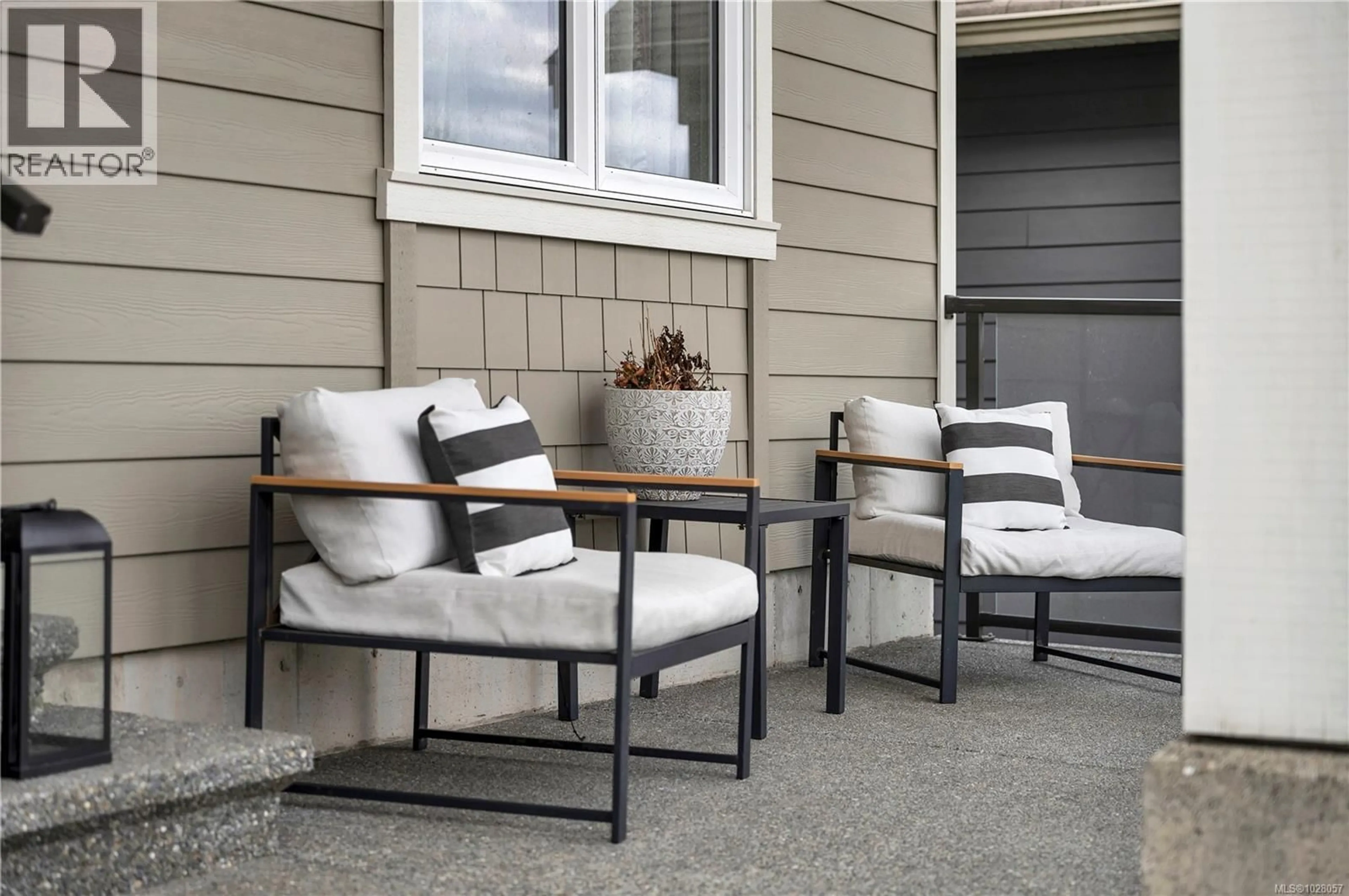 Patio, street for 85 VERMONT DRIVE, Campbell River British Columbia V9W7K3