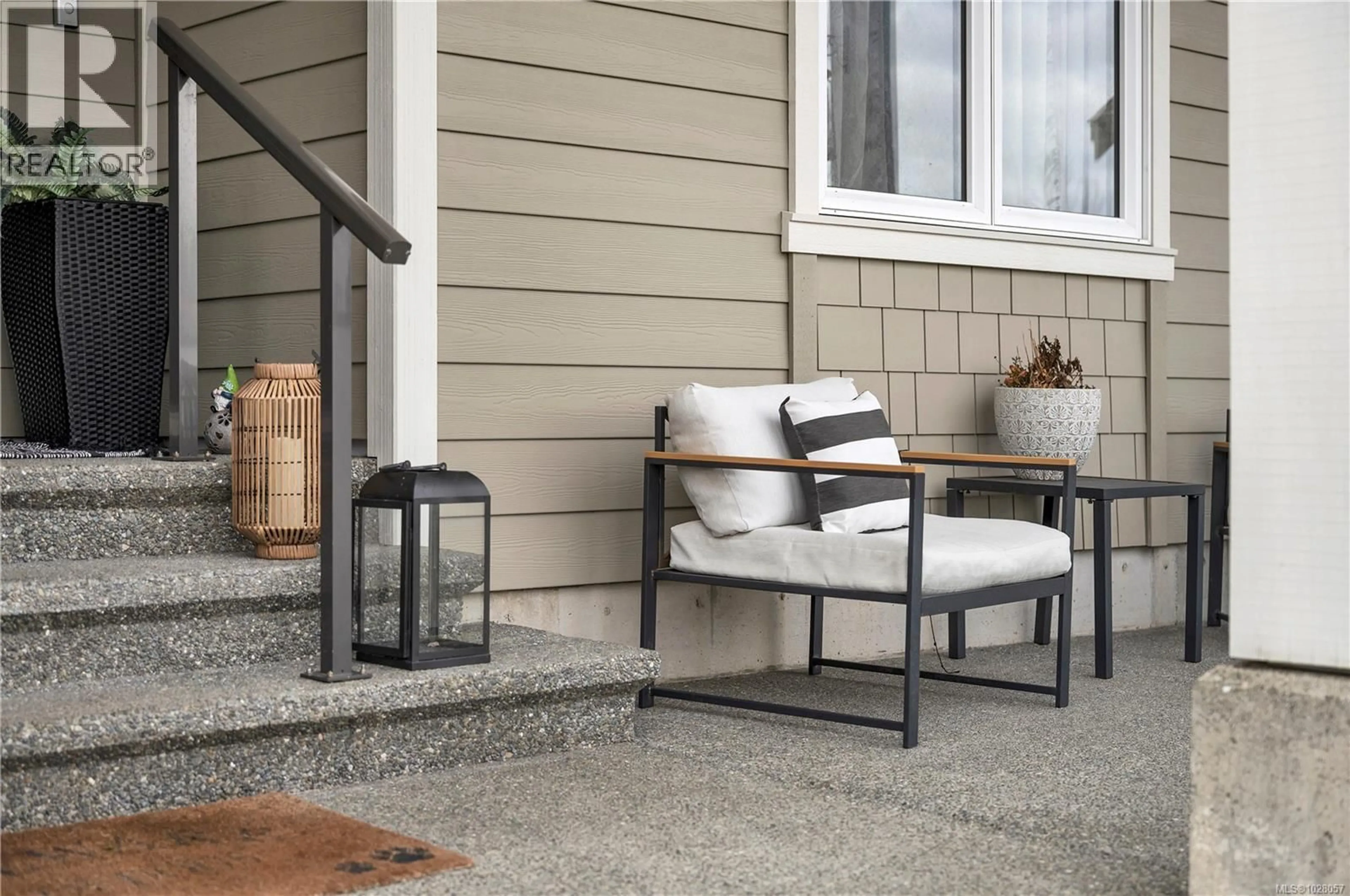 Patio, street for 85 VERMONT DRIVE, Campbell River British Columbia V9W7K3