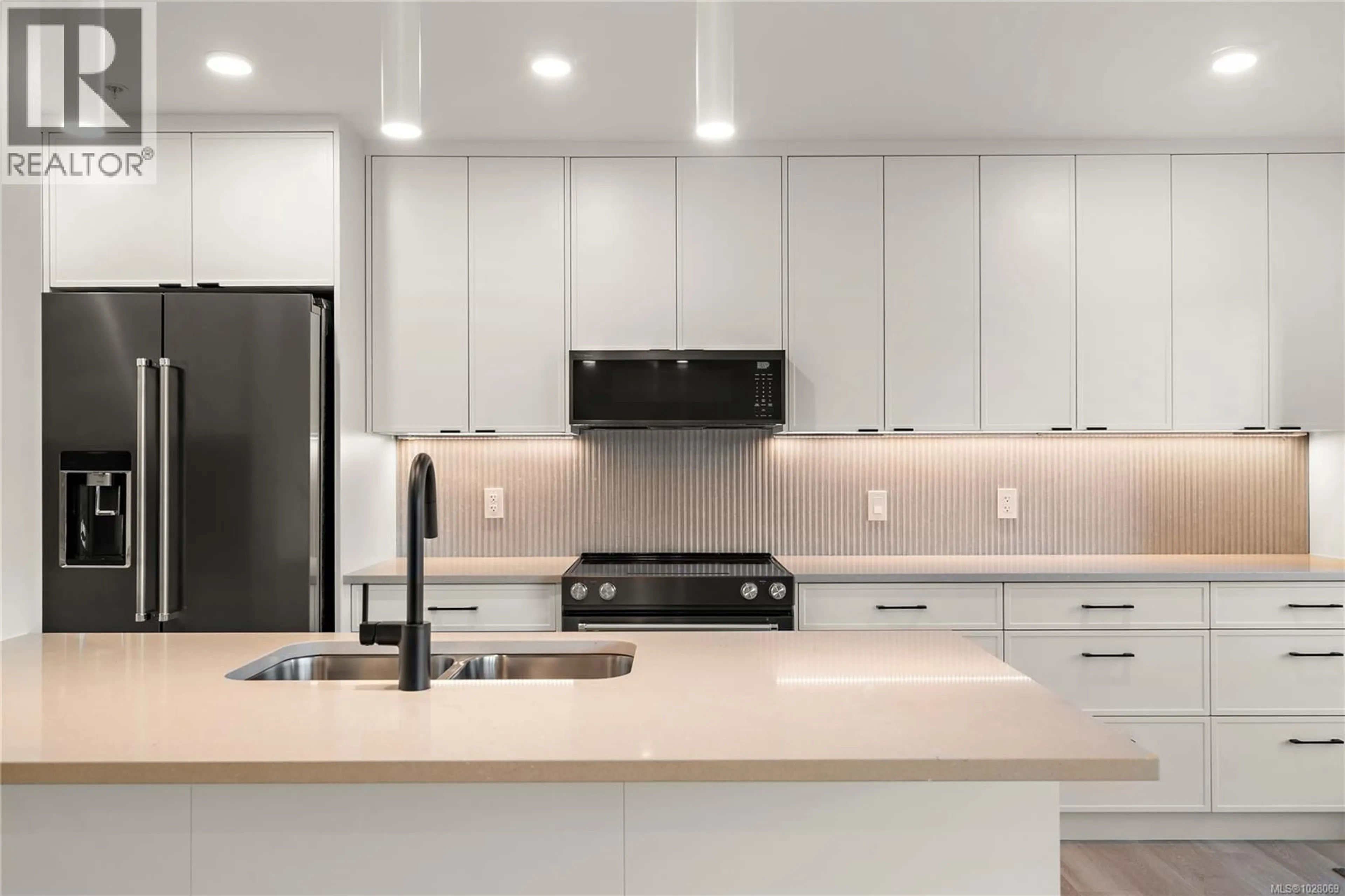 Contemporary kitchen, ceramic/tile floor for TH4 - 1102 ESQUIMALT ROAD, Esquimalt British Columbia V9A0L3