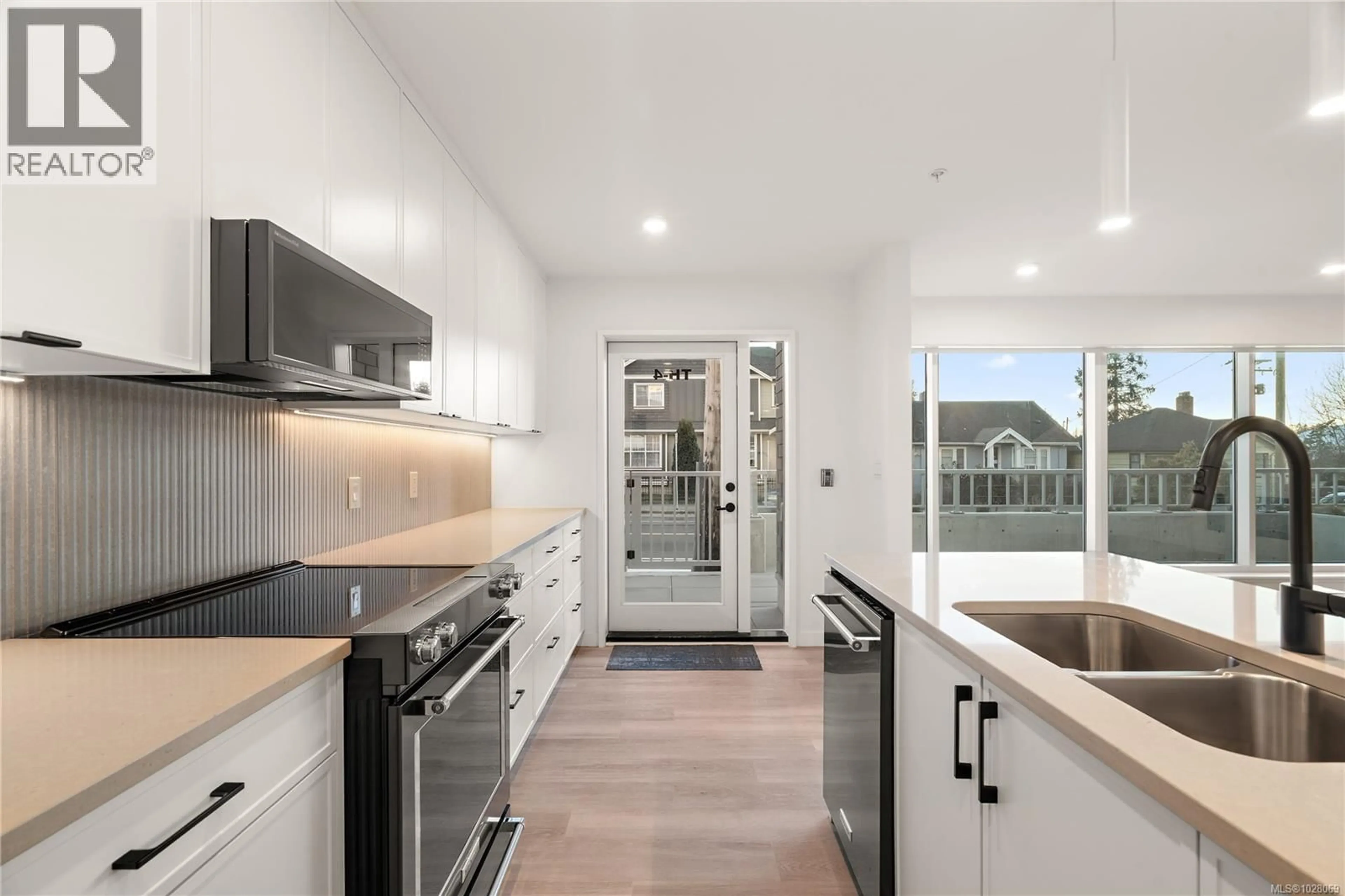 Open concept kitchen, unknown for TH4 - 1102 ESQUIMALT ROAD, Esquimalt British Columbia V9A0L3