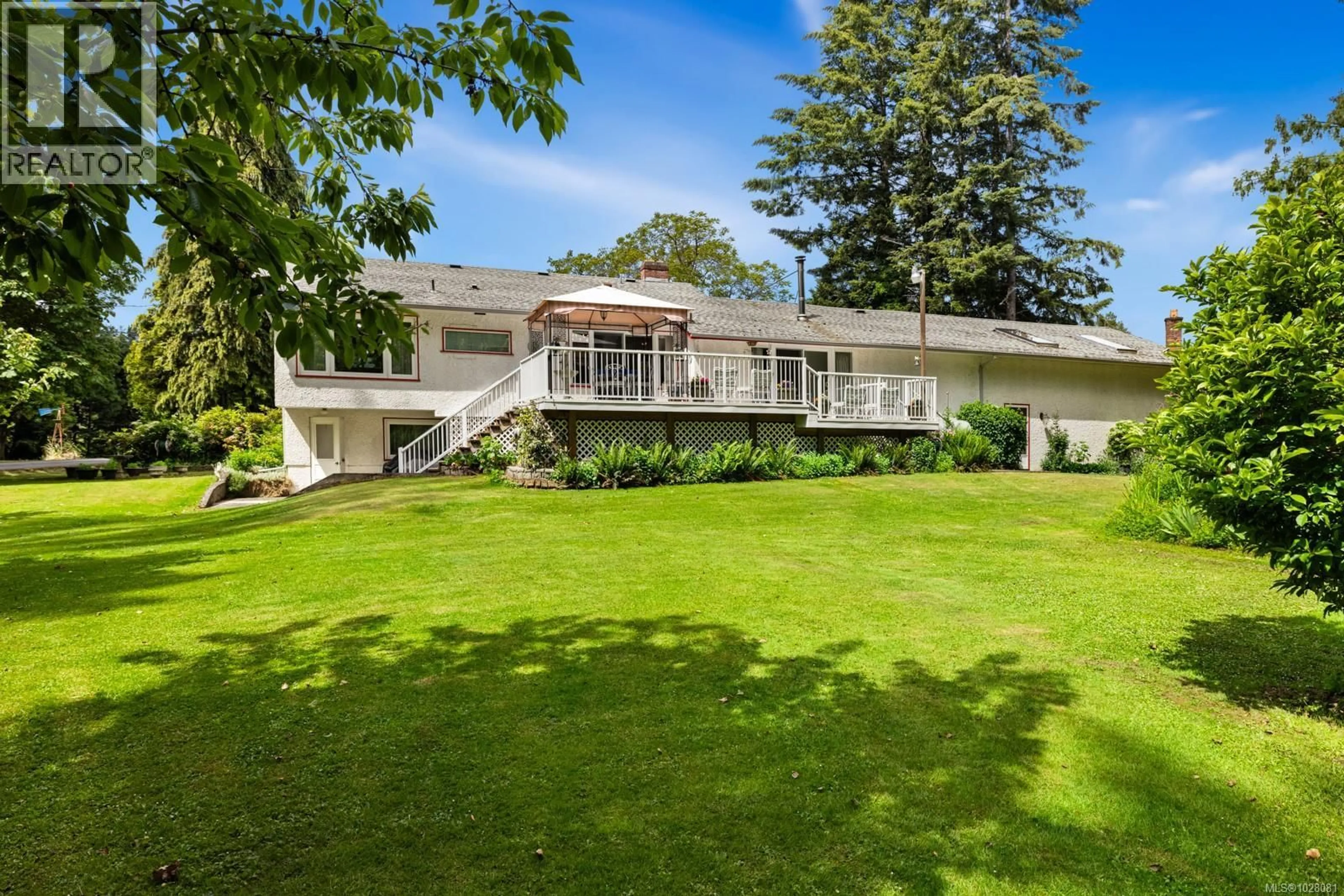 A pic from outside/outdoor area/front of a property/back of a property/a pic from drone, unknown for 3367 TRANS CANADA HIGHWAY, Cobble Hill British Columbia V0R1L7