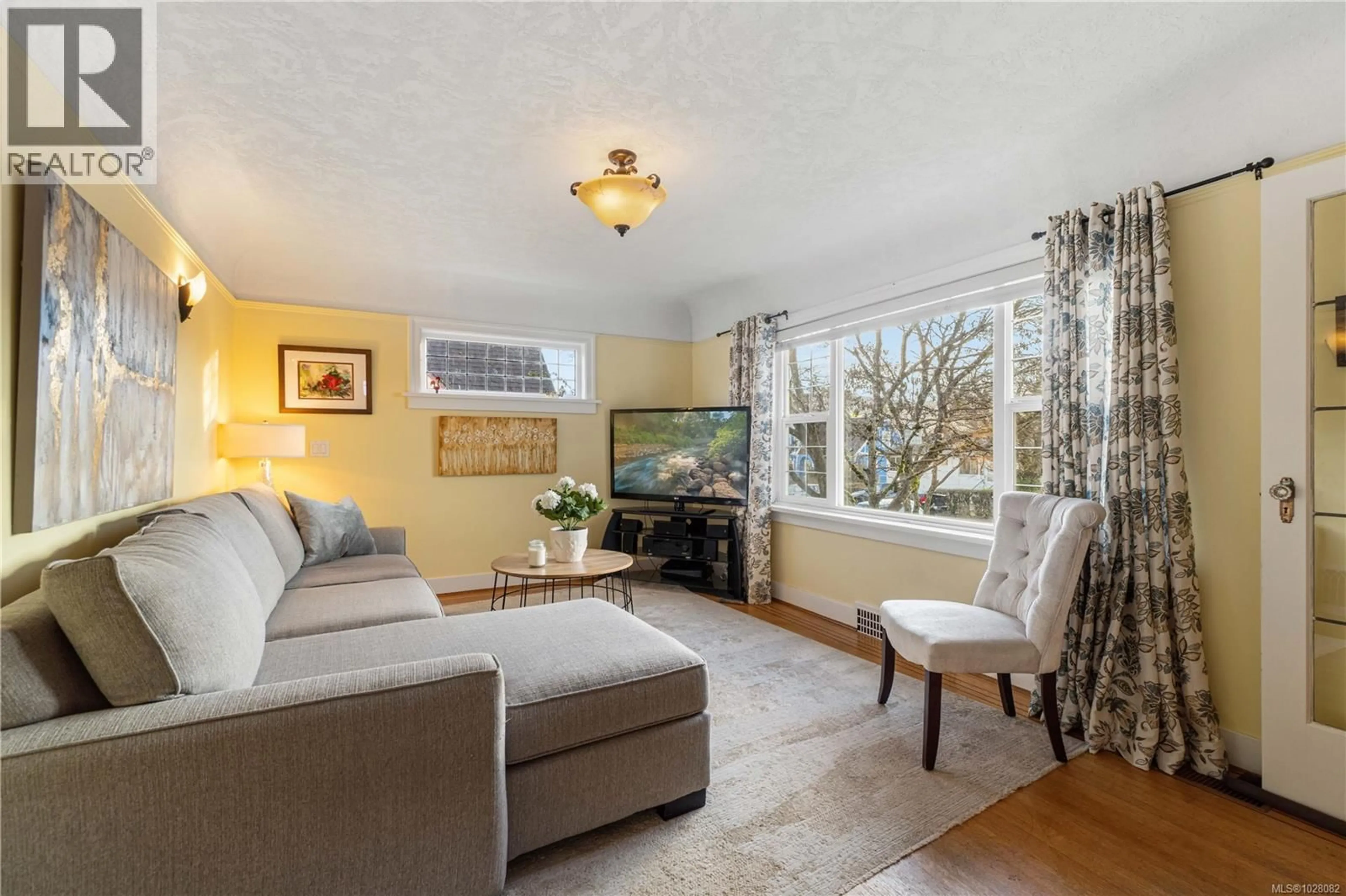 Living room with furniture, unknown for 3883 6TH AVENUE, Port Alberni British Columbia V9Y4M3