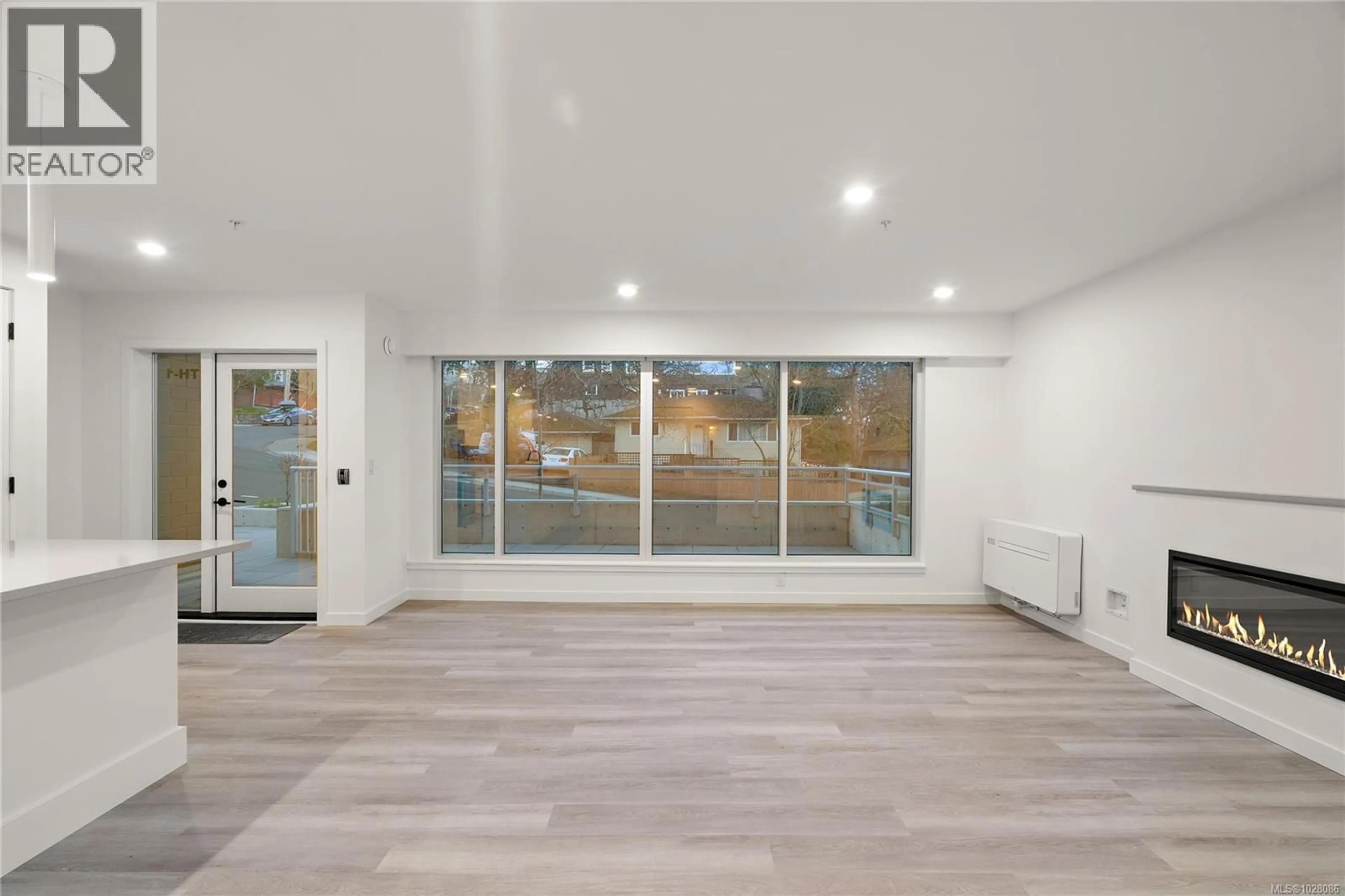 Indoor foyer for TH1 - 1102 ESQUIMALT ROAD, Esquimalt British Columbia V9A0L3