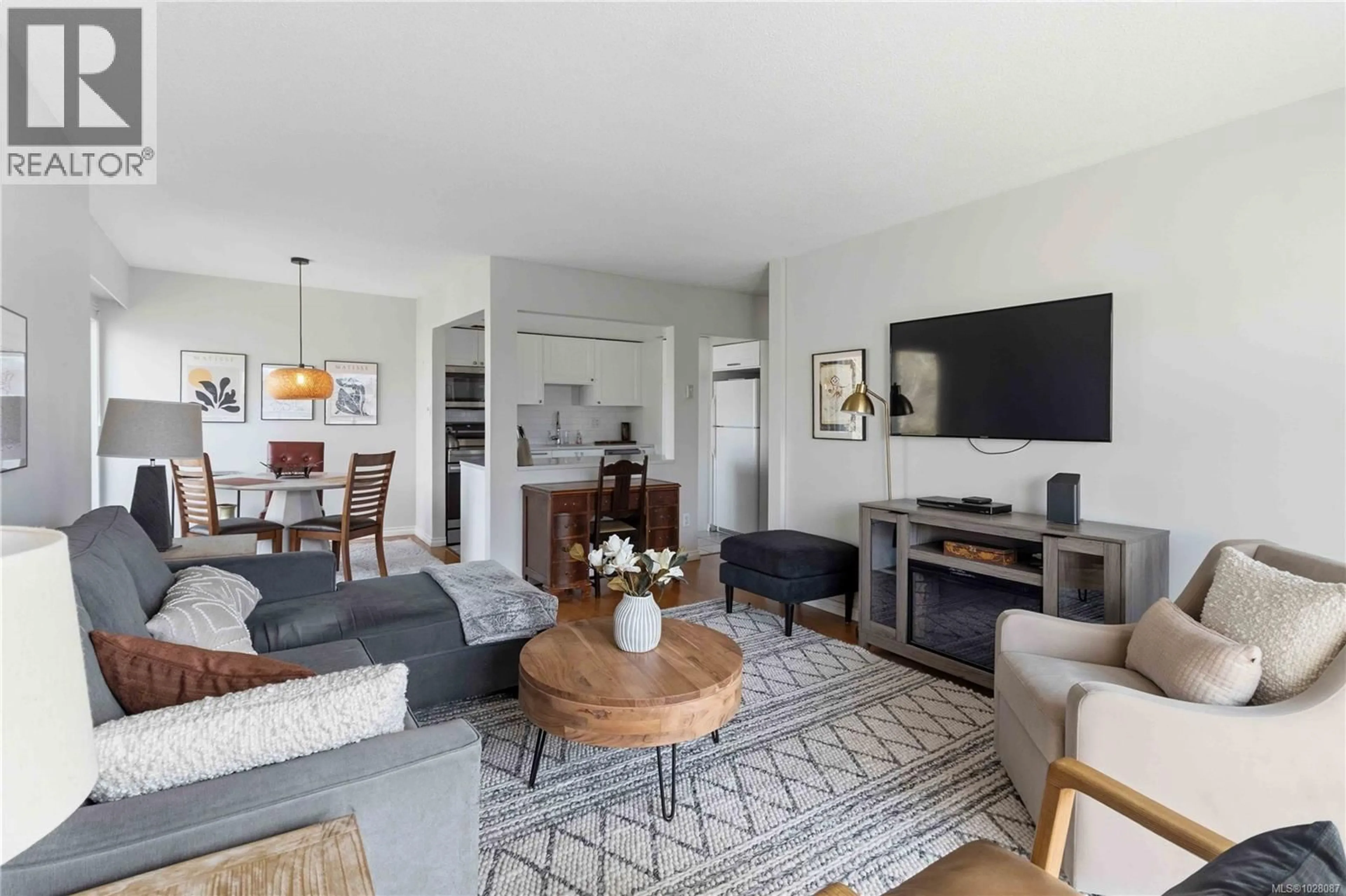 Living room with furniture, unknown for 401 - 1151 OSCAR STREET, Victoria British Columbia V8V2X5