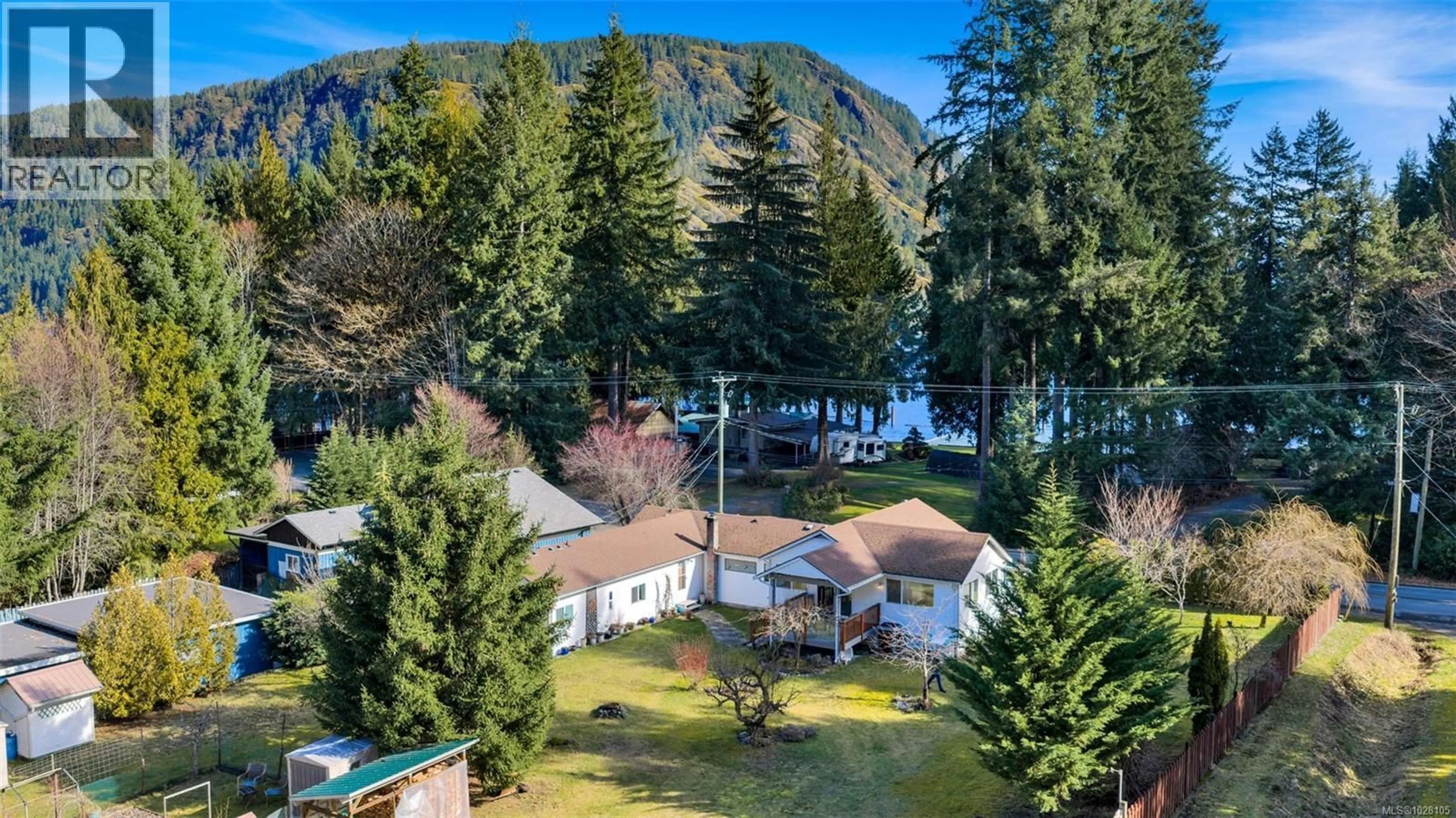 A pic from outside/outdoor area/front of a property/back of a property/a pic from drone, water/lake/river/ocean view for 7220 WALTON ROAD, Honeymoon Bay British Columbia V0R1Y0