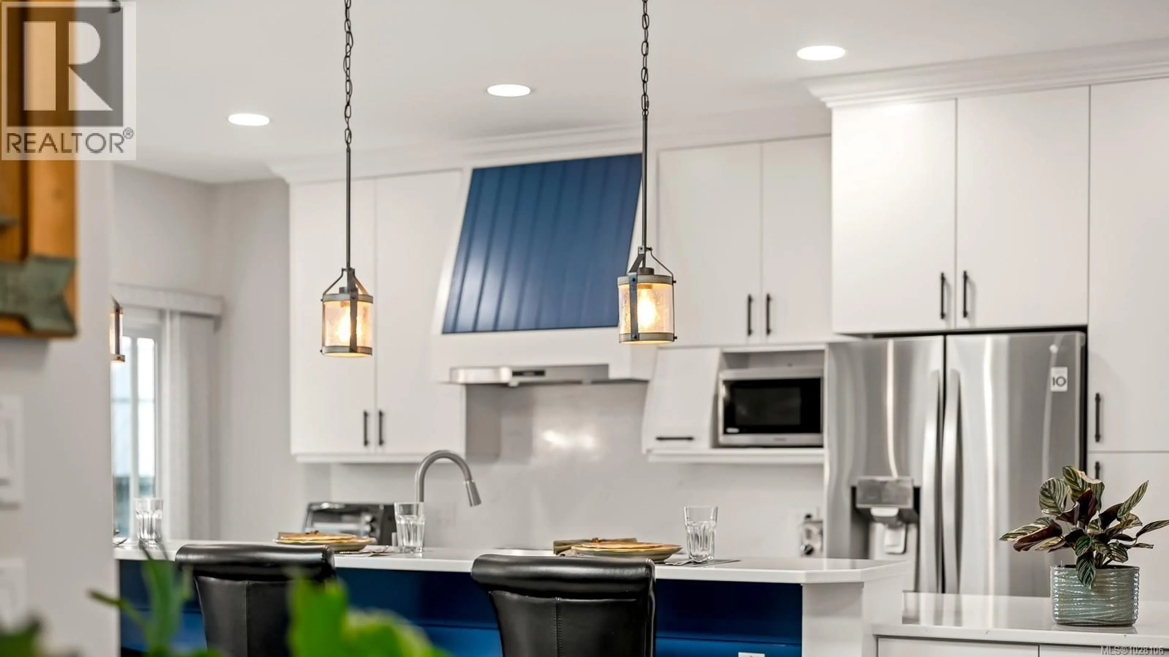 Contemporary kitchen, ceramic/tile floor for 1310 PHEASANT PLACE, Courtenay British Columbia V9N8N2