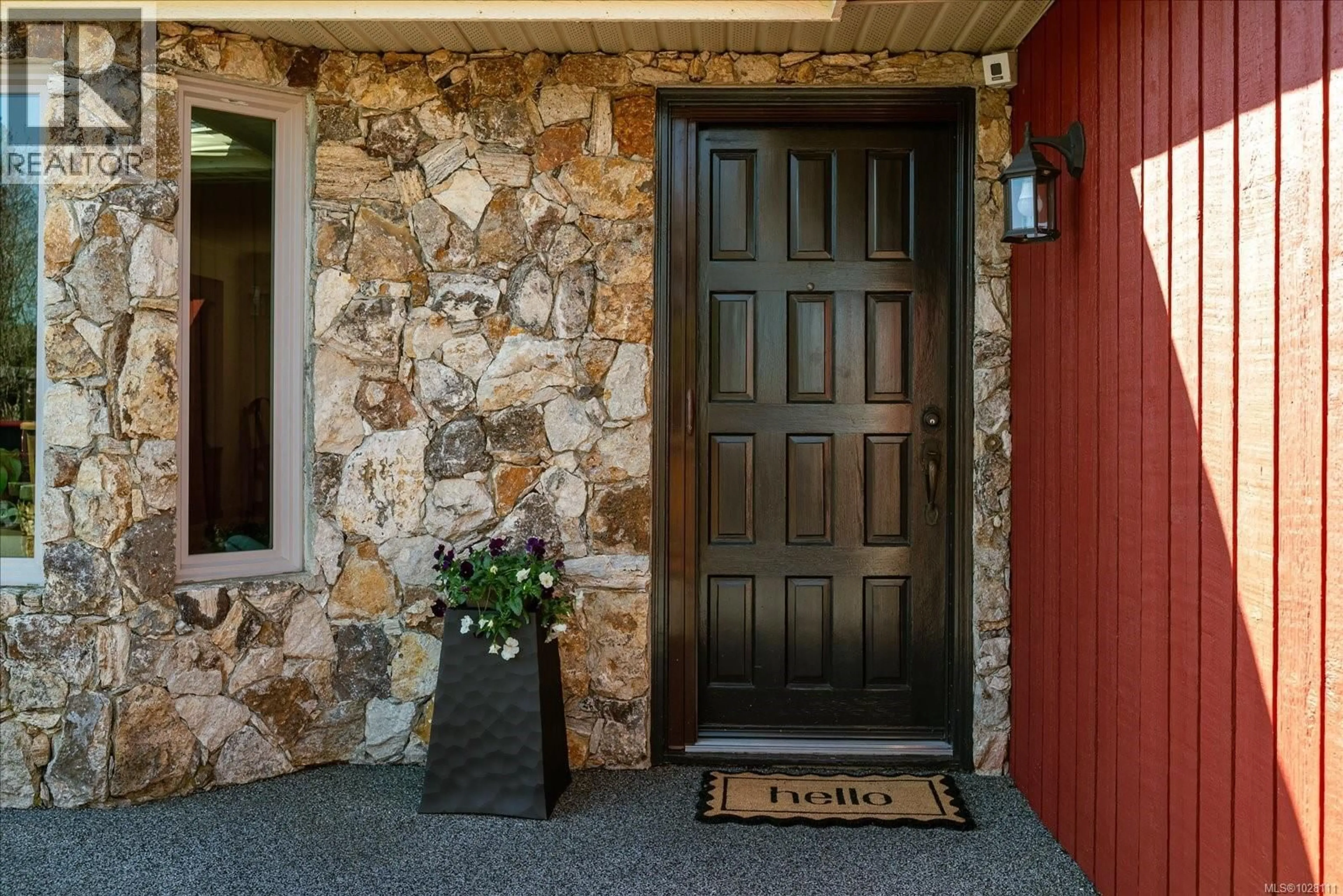 Indoor entryway for 325 MCKINNON STREET, Parksville British Columbia V9P1G5