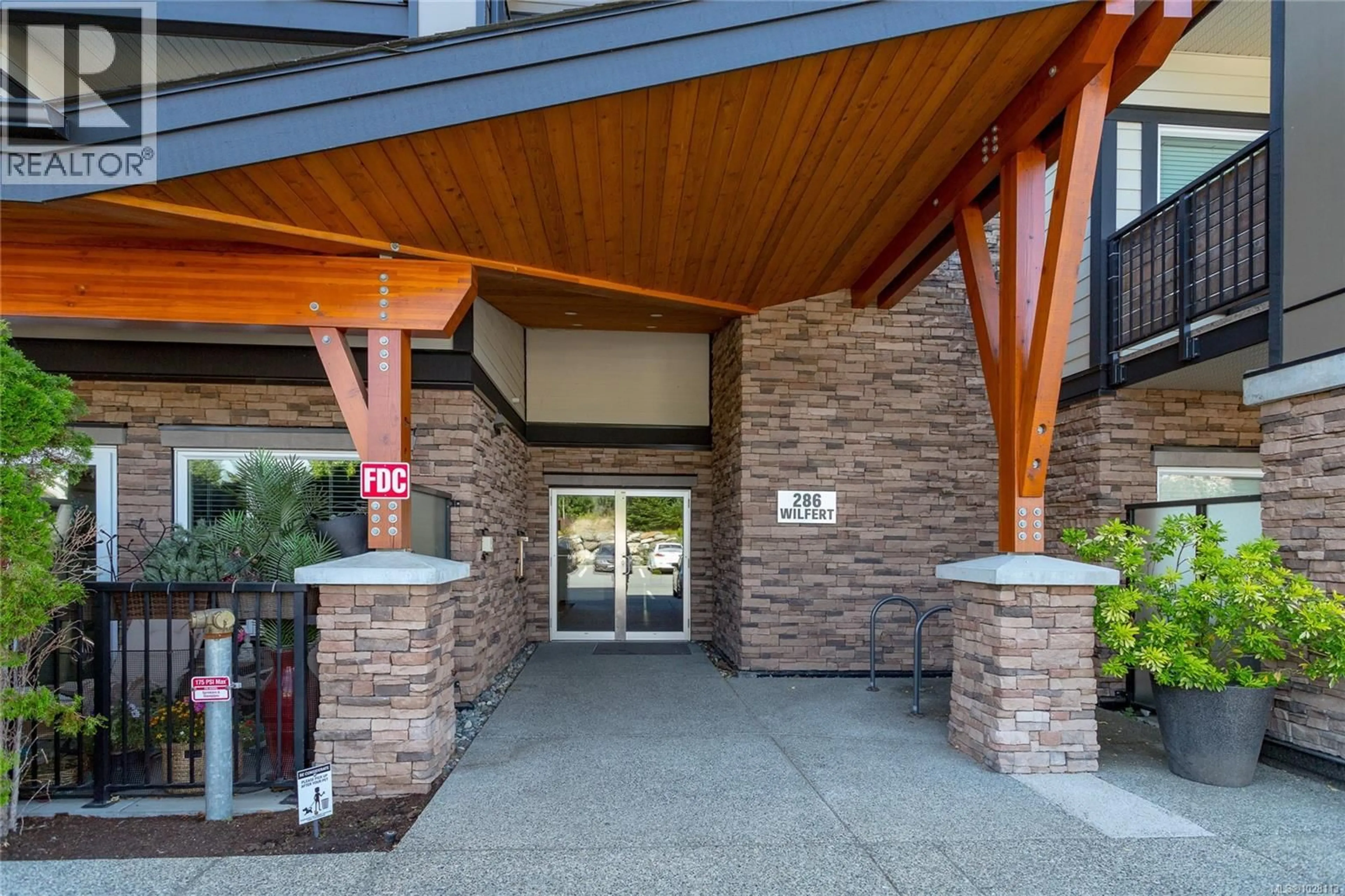 Indoor foyer for 308 - 286 WILFERT ROAD, View Royal British Columbia V9C0H6