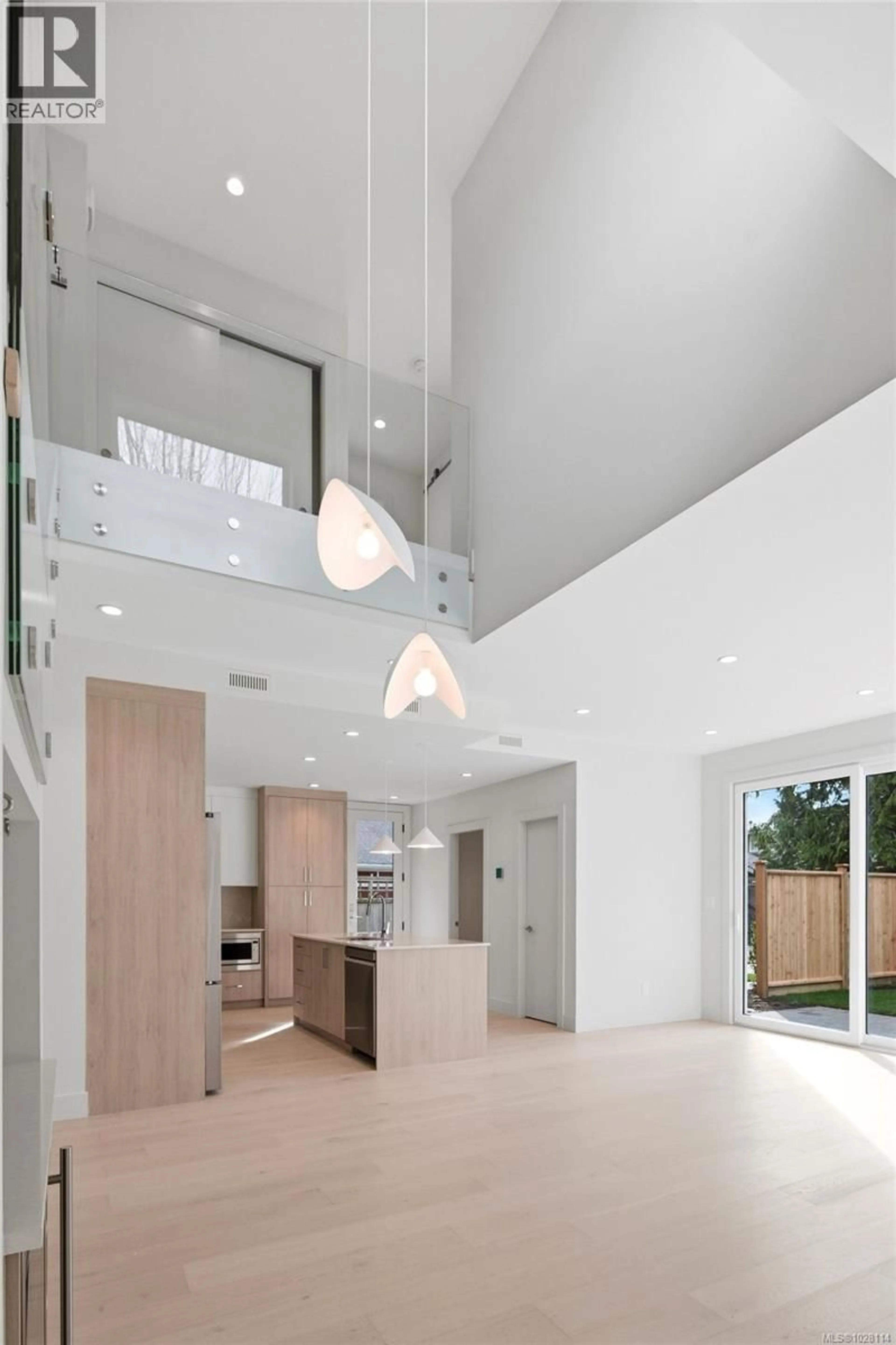 Unknown for 1 - 920 ISLAND ROAD, Oak Bay British Columbia V8S2T9