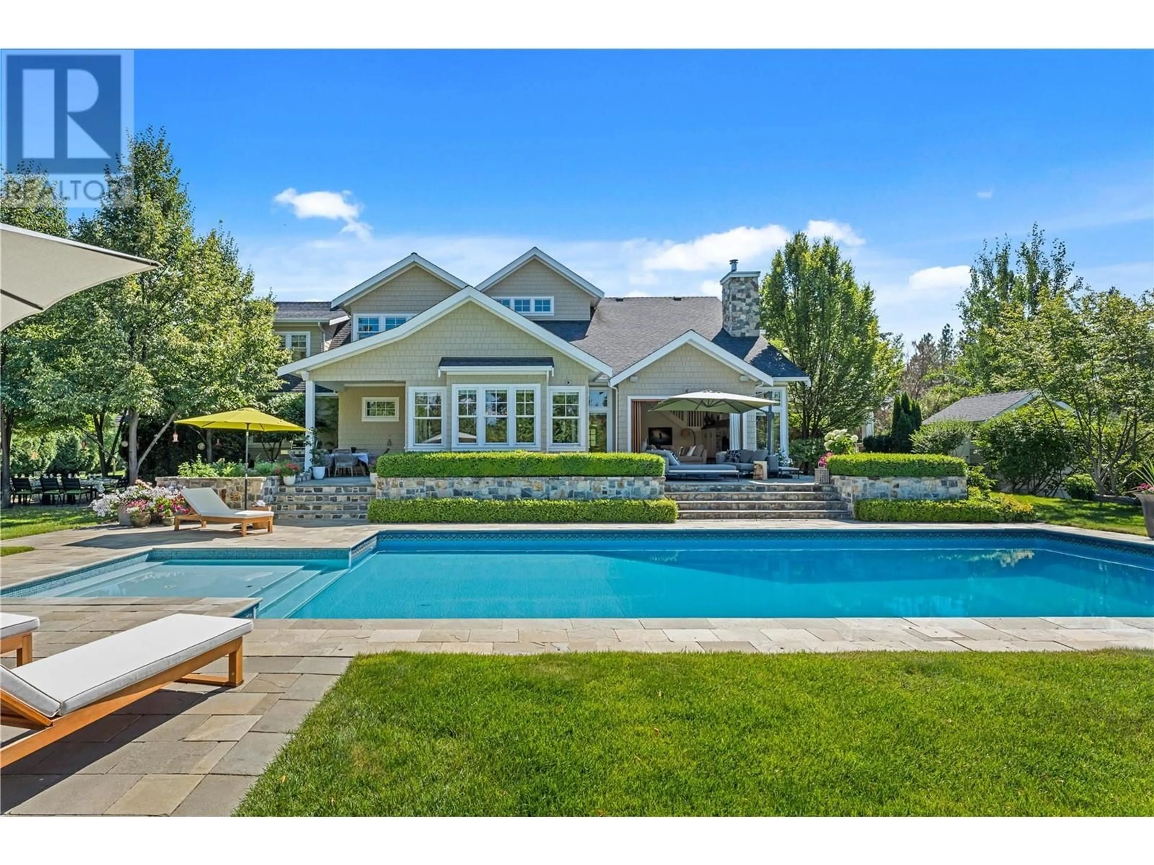 Pool for 4079 JUNE SPRINGS ROAD, Kelowna British Columbia V1W4E2