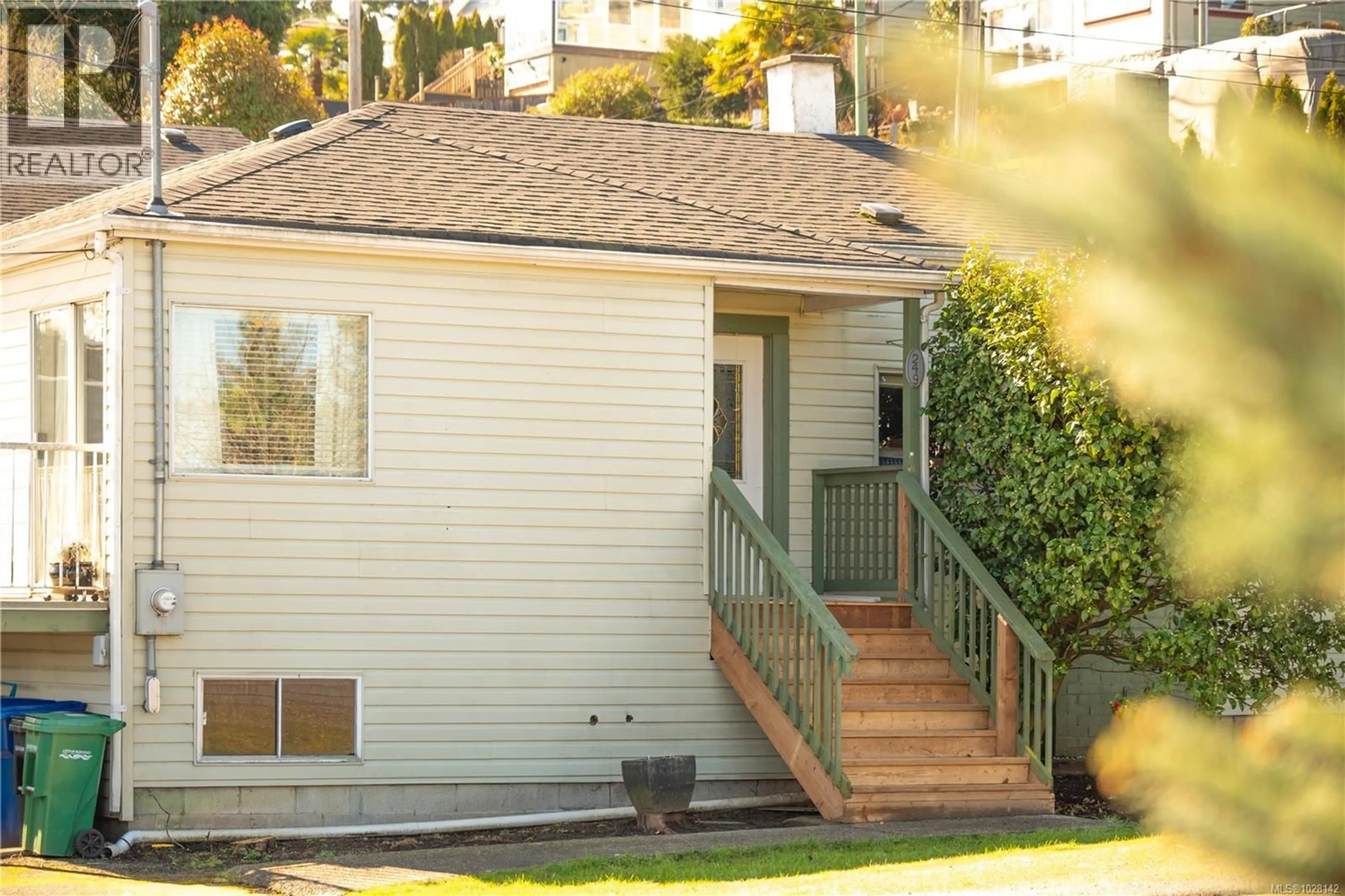 Home with vinyl exterior material, street for 249 LARCH STREET, Nanaimo British Columbia V9T0K1