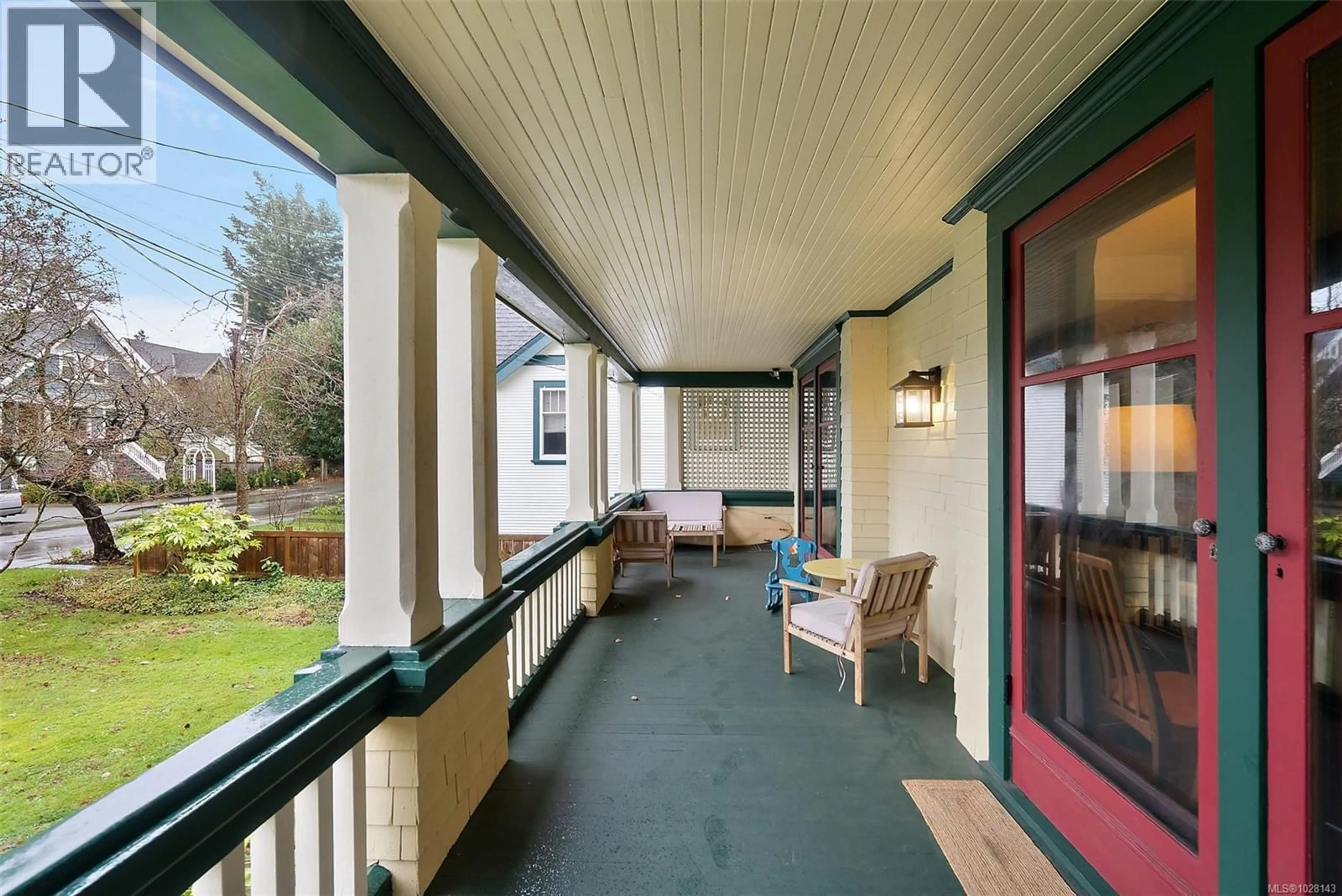 Patio, street for 132 GOVERNMENT STREET SOUTH, Victoria British Columbia V8V2K7