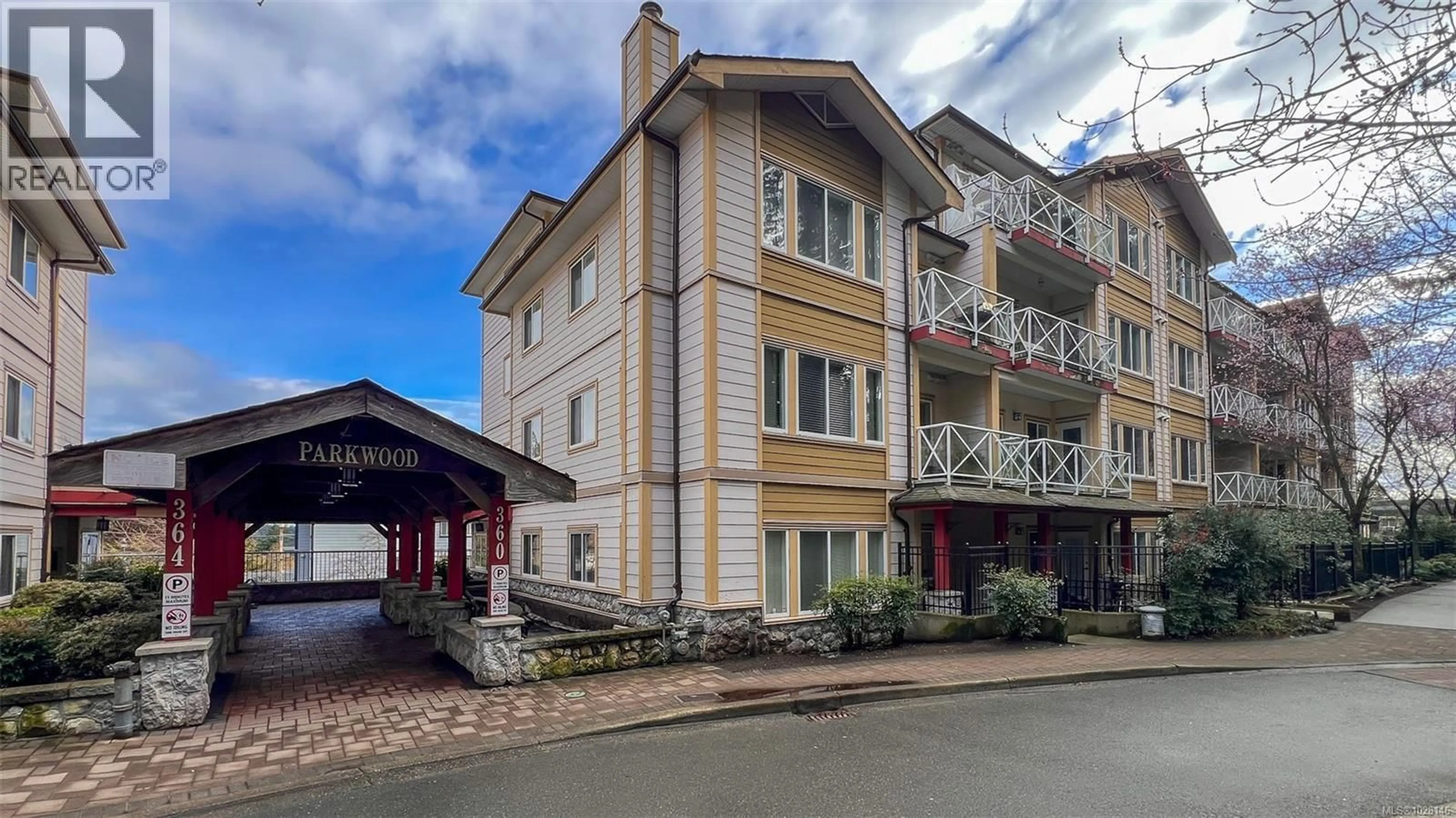 Patio, building for 207 - 360 GOLDSTREAM AVENUE, Colwood British Columbia V9B2W3