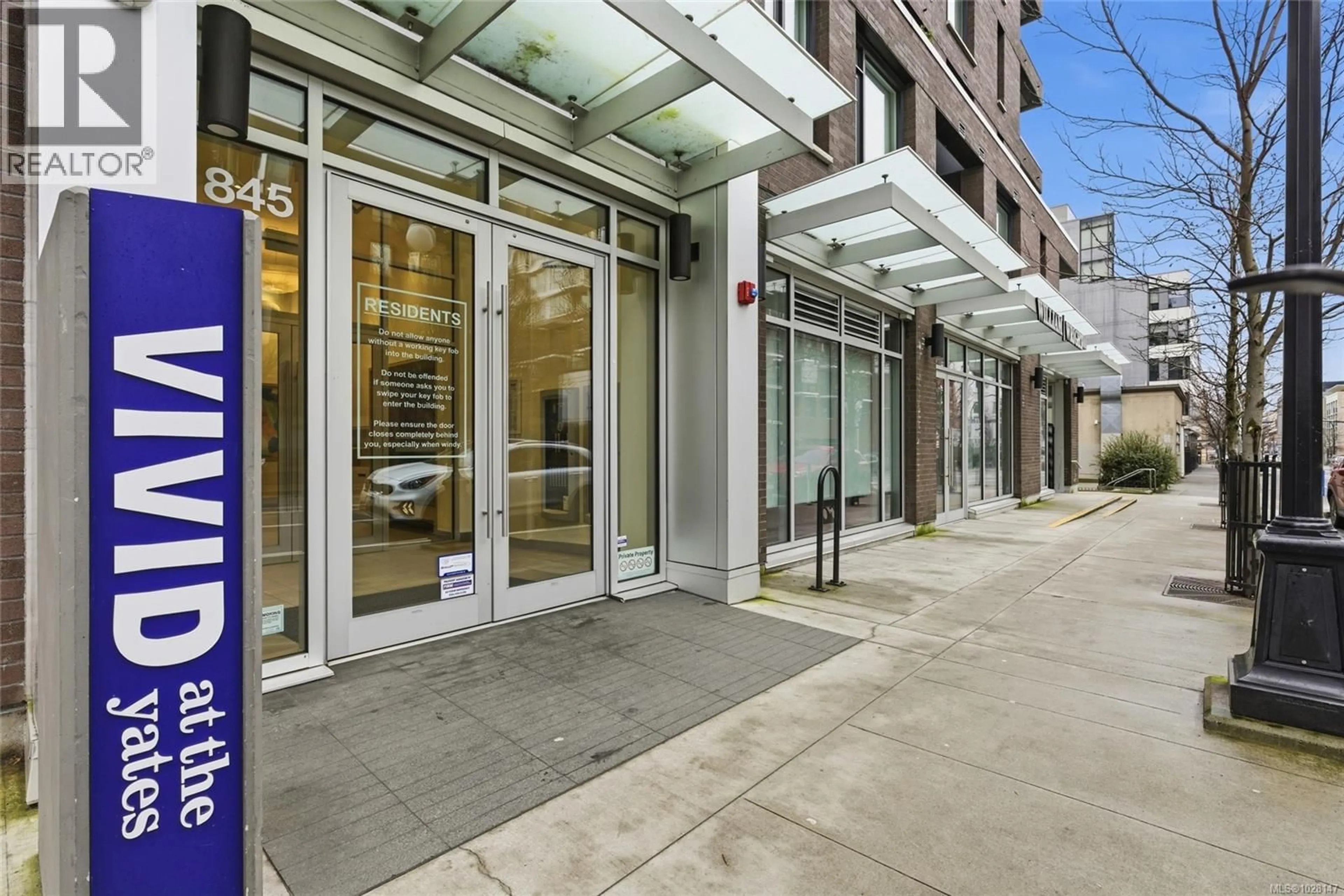 Indoor foyer for 809 - 845 JOHNSON STREET, Victoria British Columbia V8W0G3