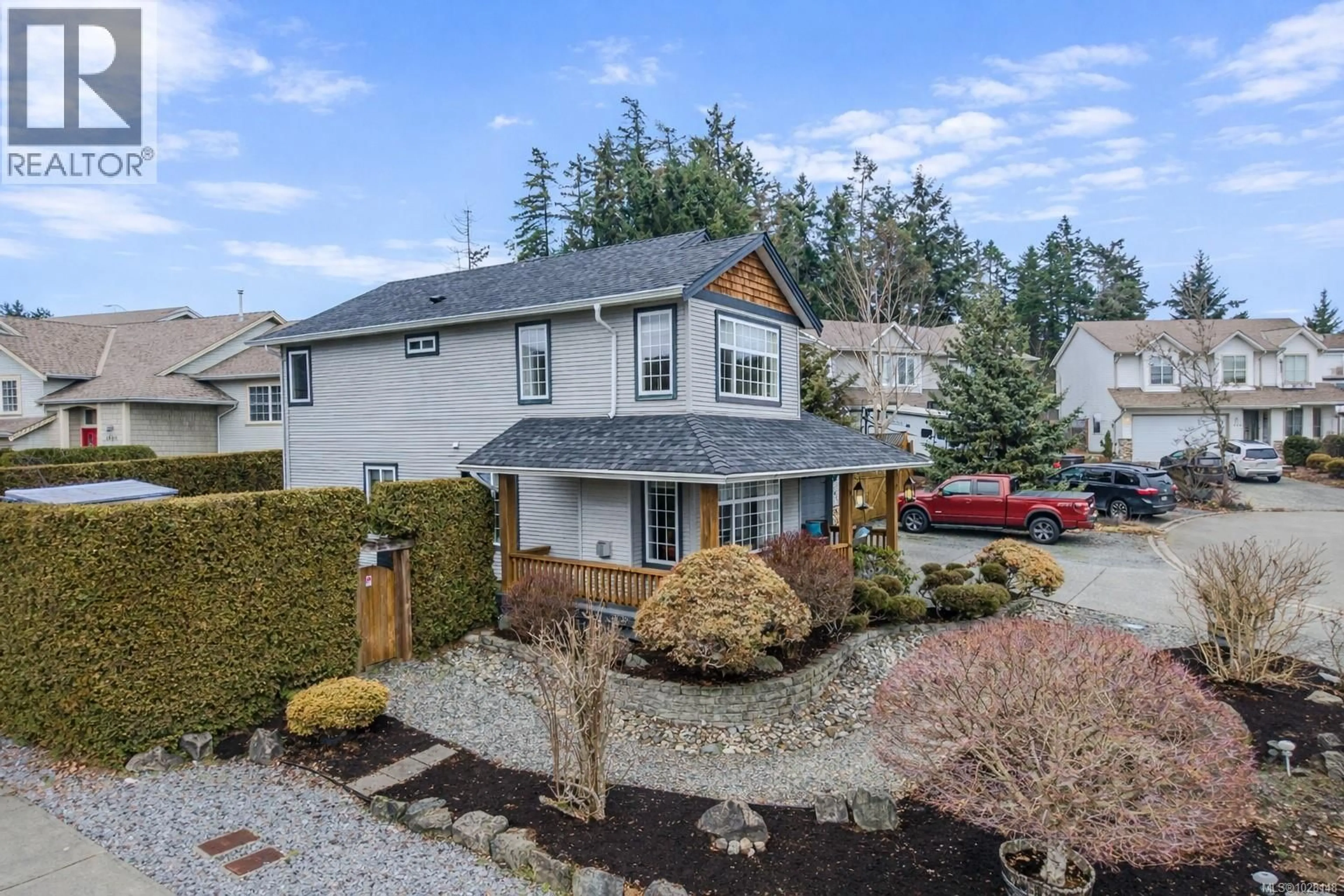 A pic from outside/outdoor area/front of a property/back of a property/a pic from drone, street for 1725 MOSSY PLACE, Nanaimo British Columbia V9X1X6