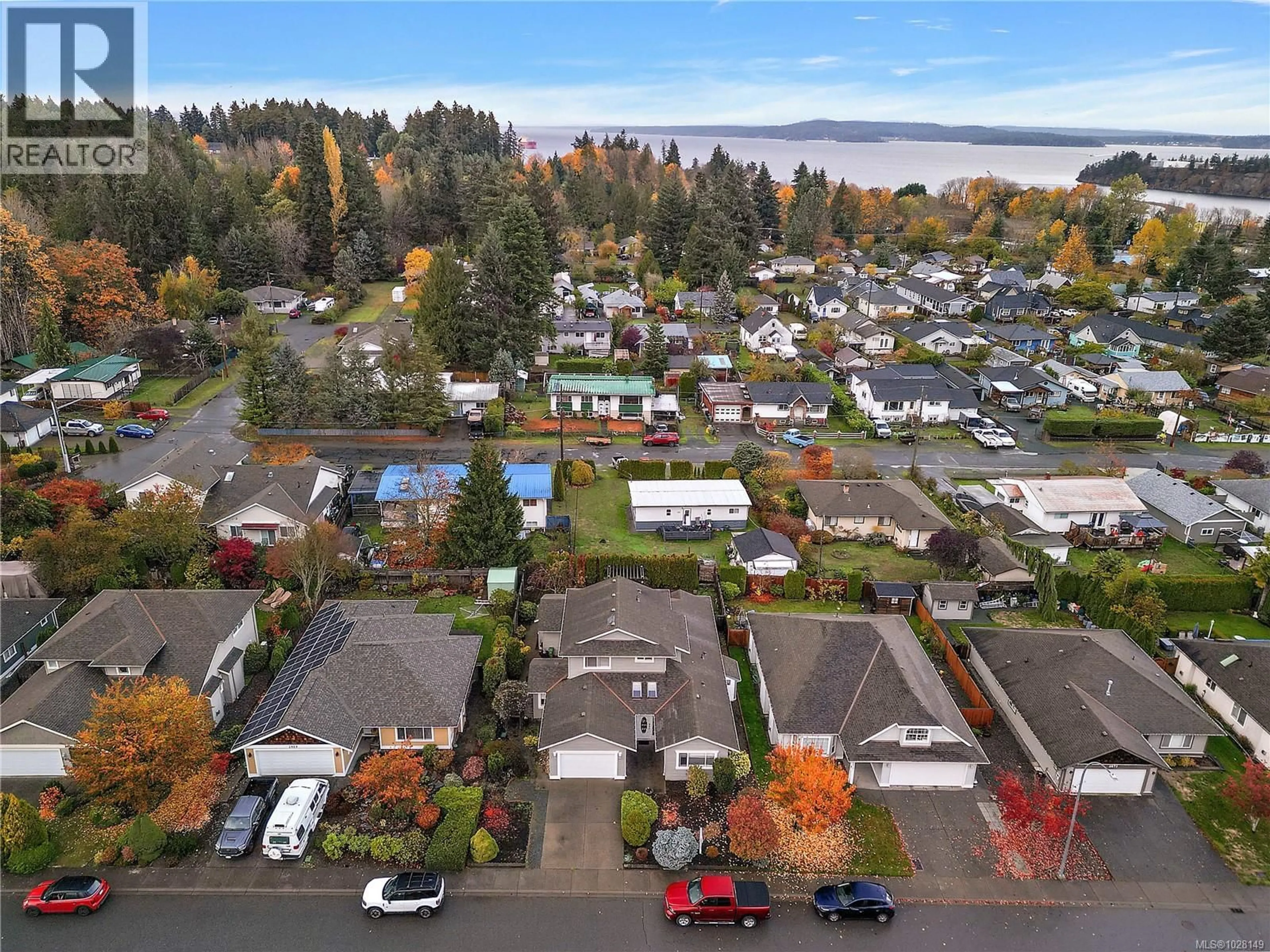 A pic from outside/outdoor area/front of a property/back of a property/a pic from drone, mountain view for 2883 SEQUOIA WAY, Chemainus British Columbia V0R1K3