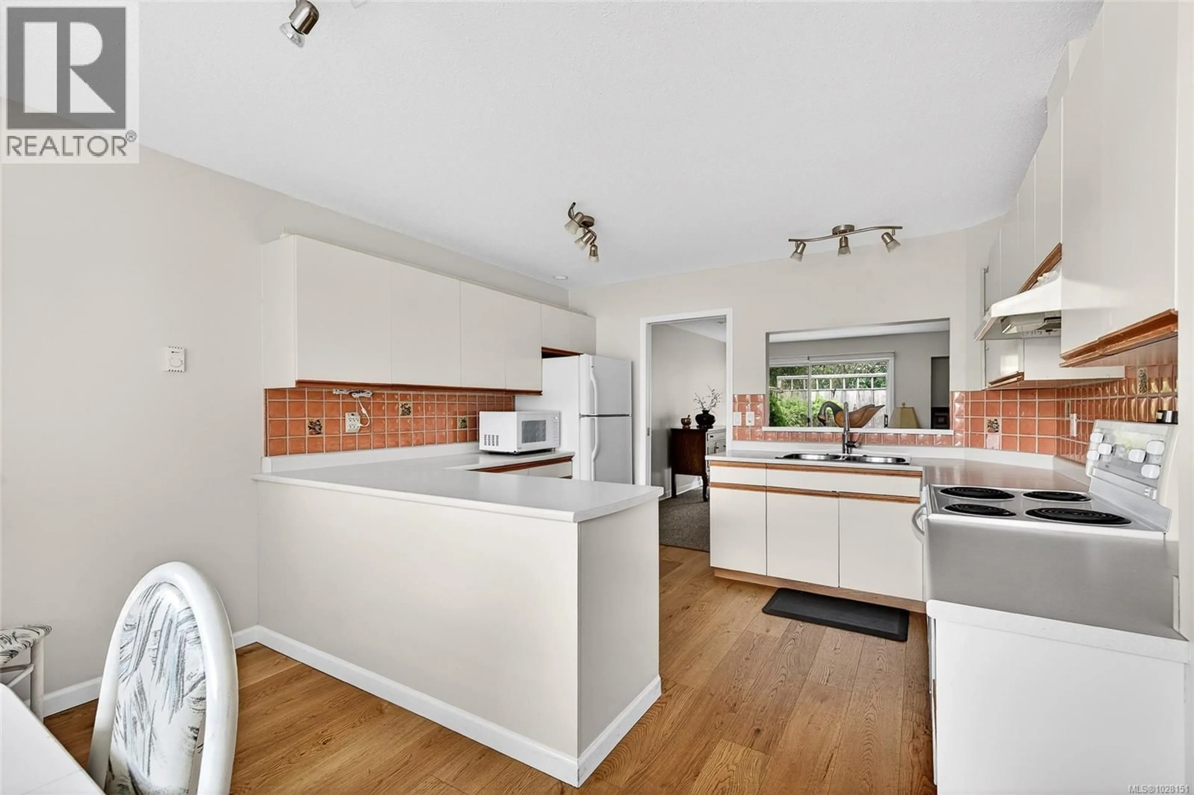 Open concept kitchen, unknown for 8 - 130 CORBETT ROAD, Salt Spring British Columbia V8K1T2