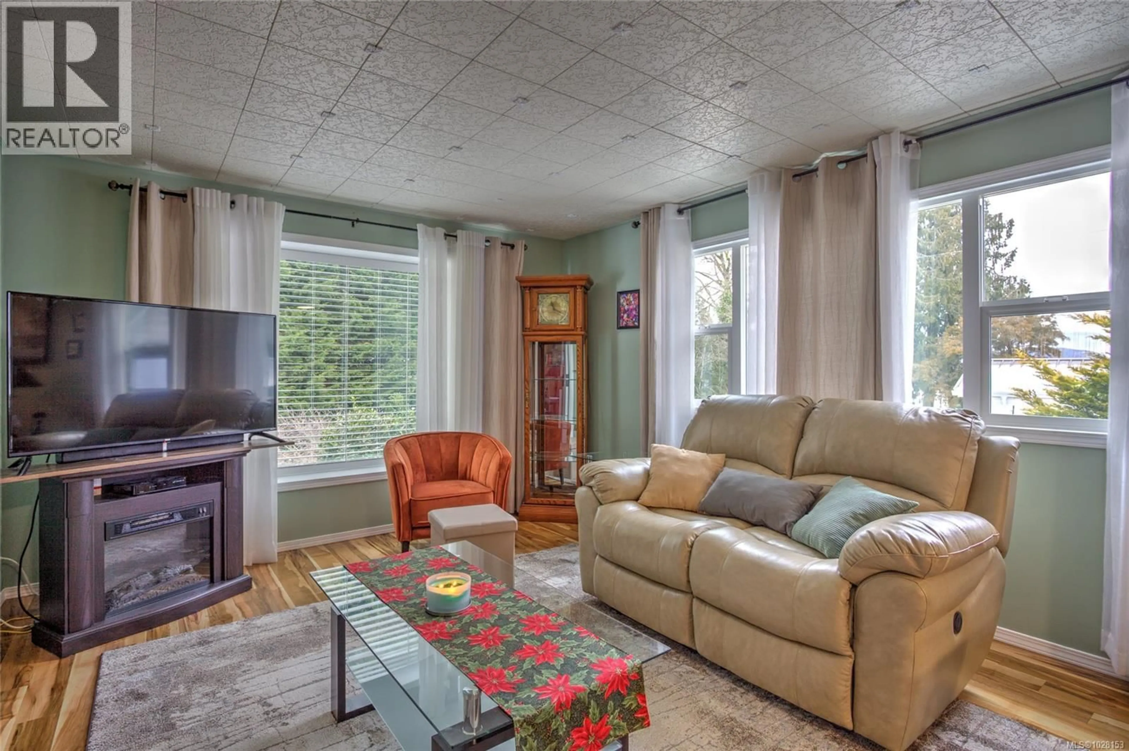 Living room with furniture, unknown for 3 - 1265 CHERRY POINT ROAD, Cowichan Bay British Columbia V0R1N2