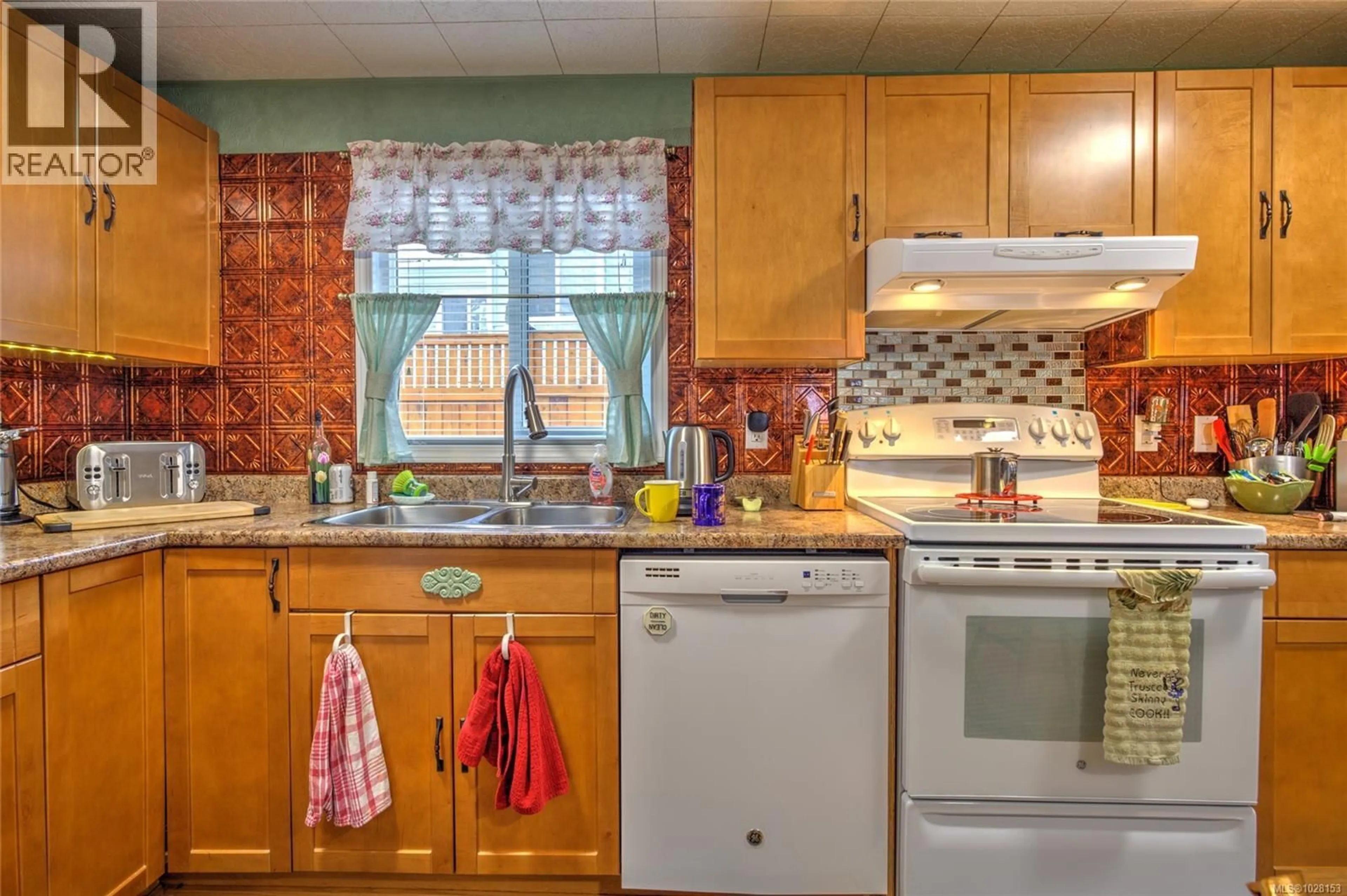 Standard kitchen, unknown for 3 - 1265 CHERRY POINT ROAD, Cowichan Bay British Columbia V0R1N2