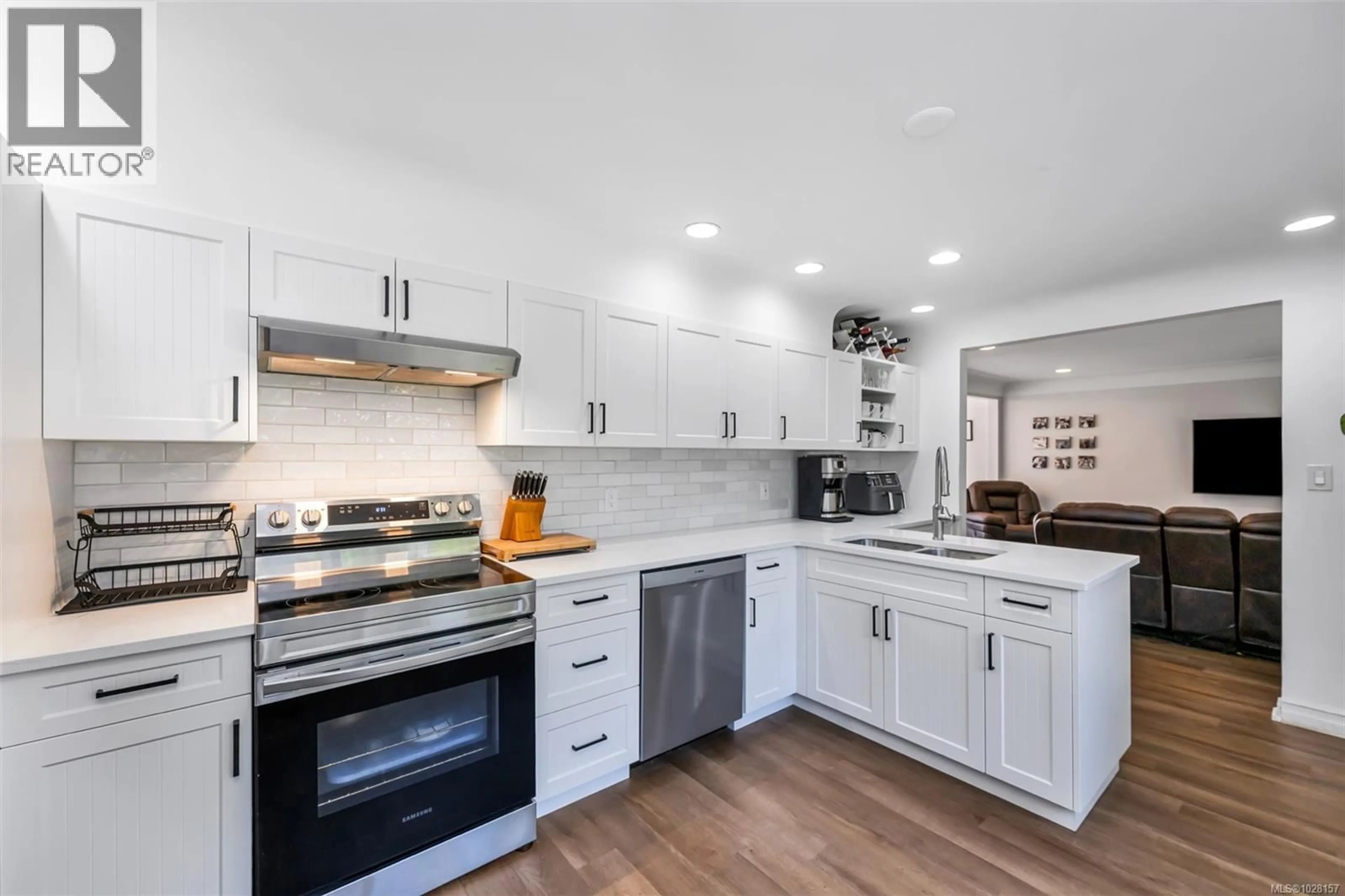 Open concept kitchen, ceramic/tile floor for 3126 METCHOSIN ROAD, Colwood British Columbia V9C2A1