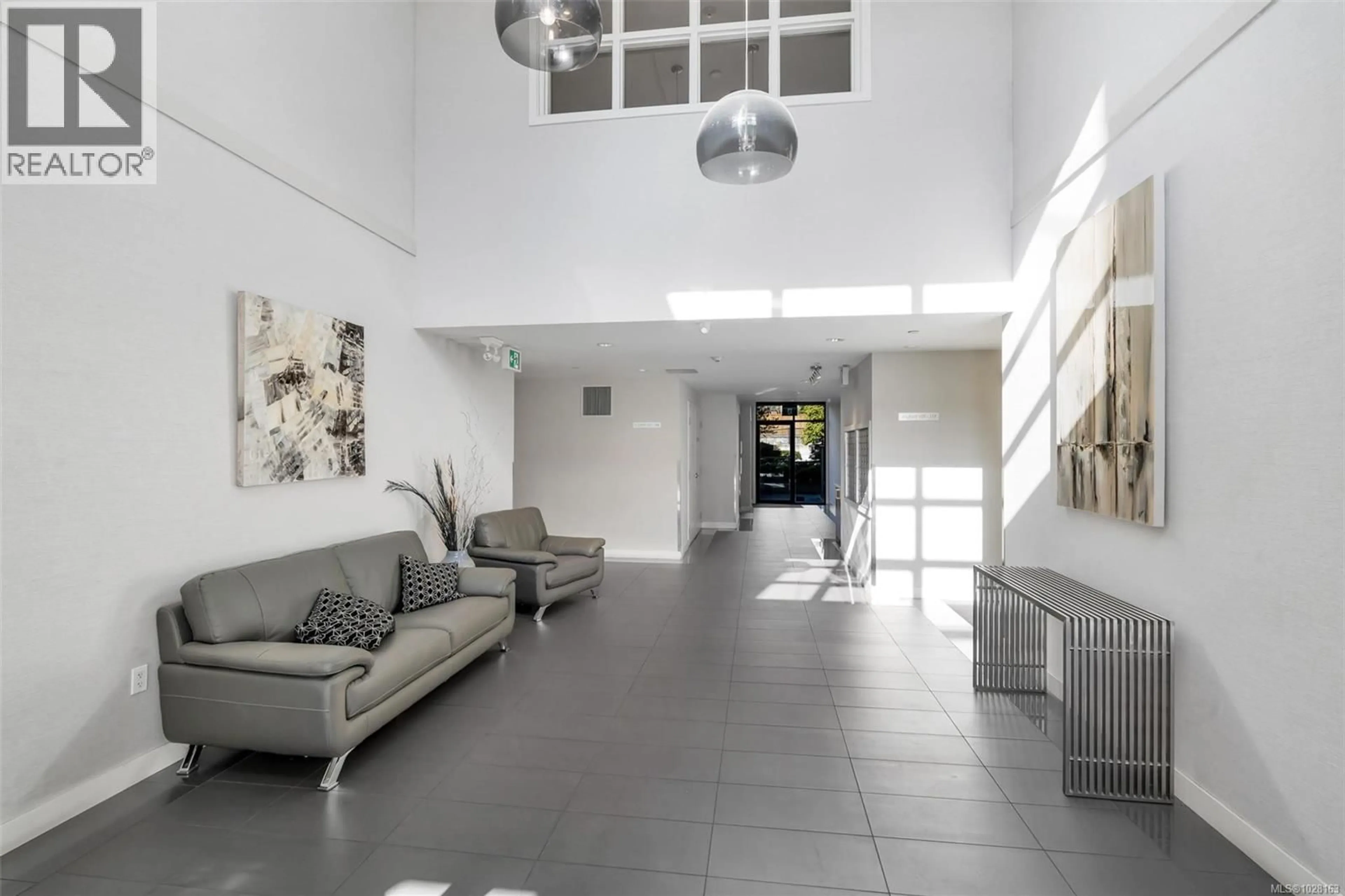 Unknown for 402 - 4000 SHELBOURNE STREET, Saanich British Columbia V8N0B6