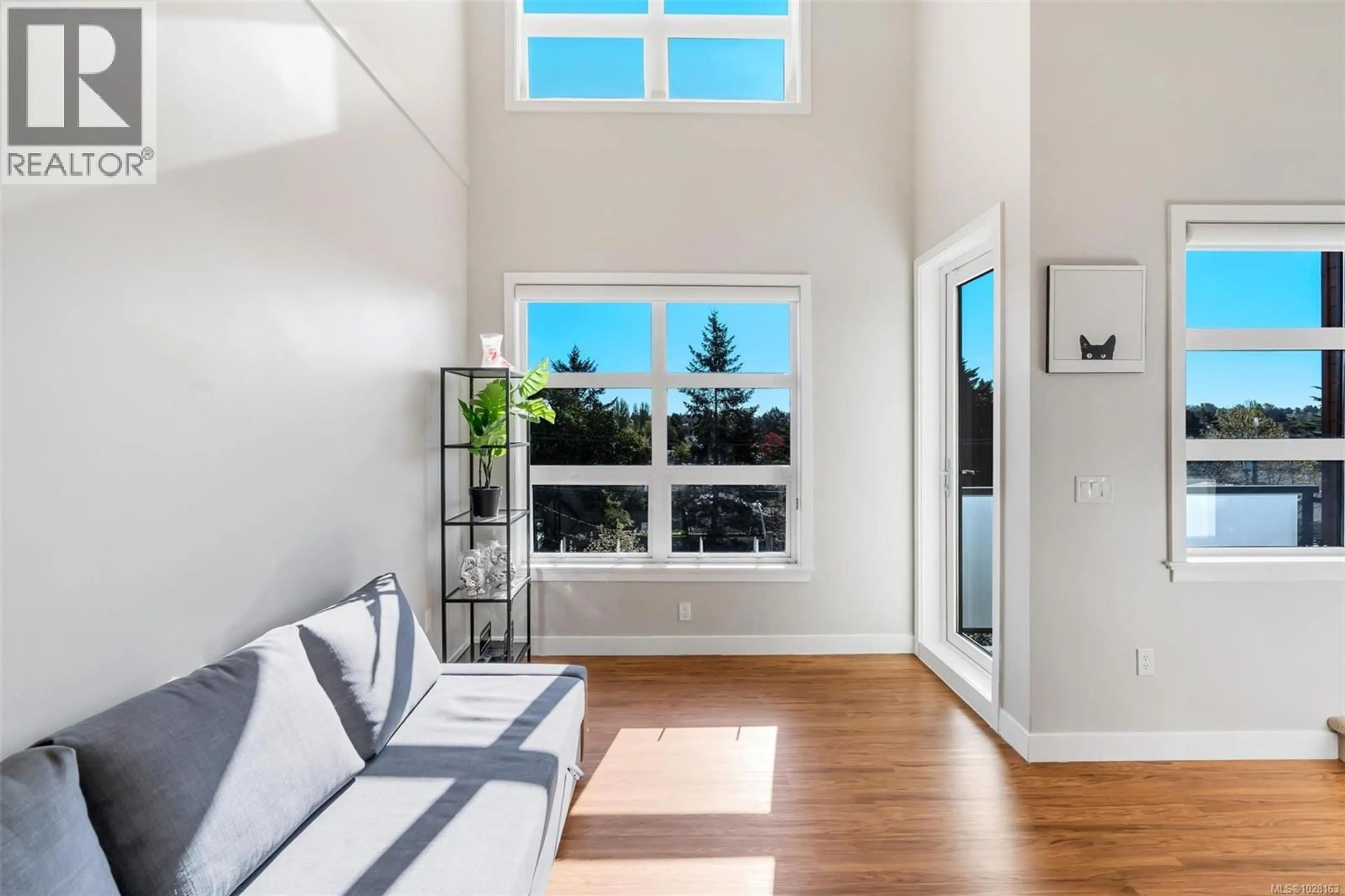 Unknown for 402 - 4000 SHELBOURNE STREET, Saanich British Columbia V8N0B6