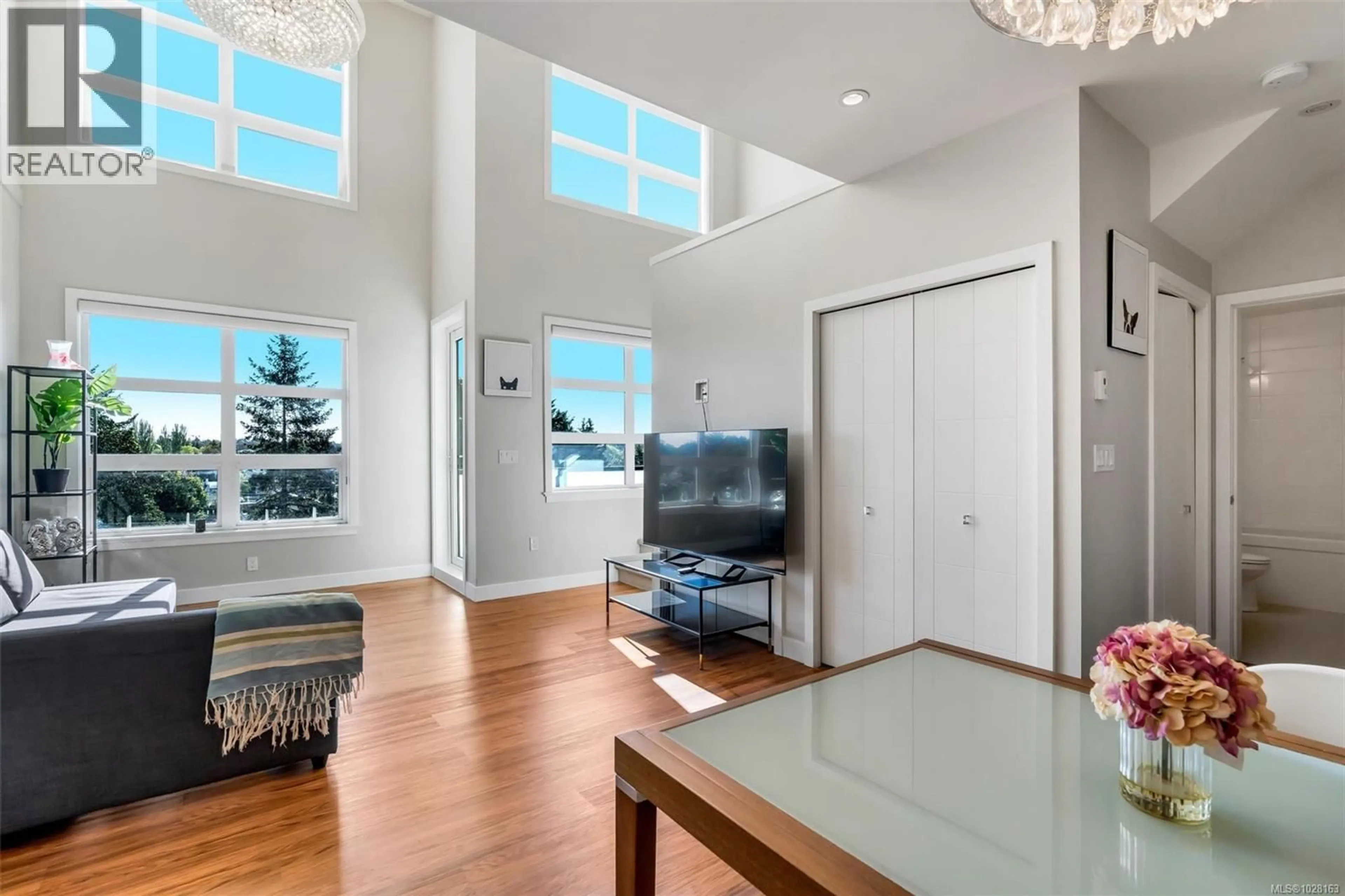 Unknown for 402 - 4000 SHELBOURNE STREET, Saanich British Columbia V8N0B6