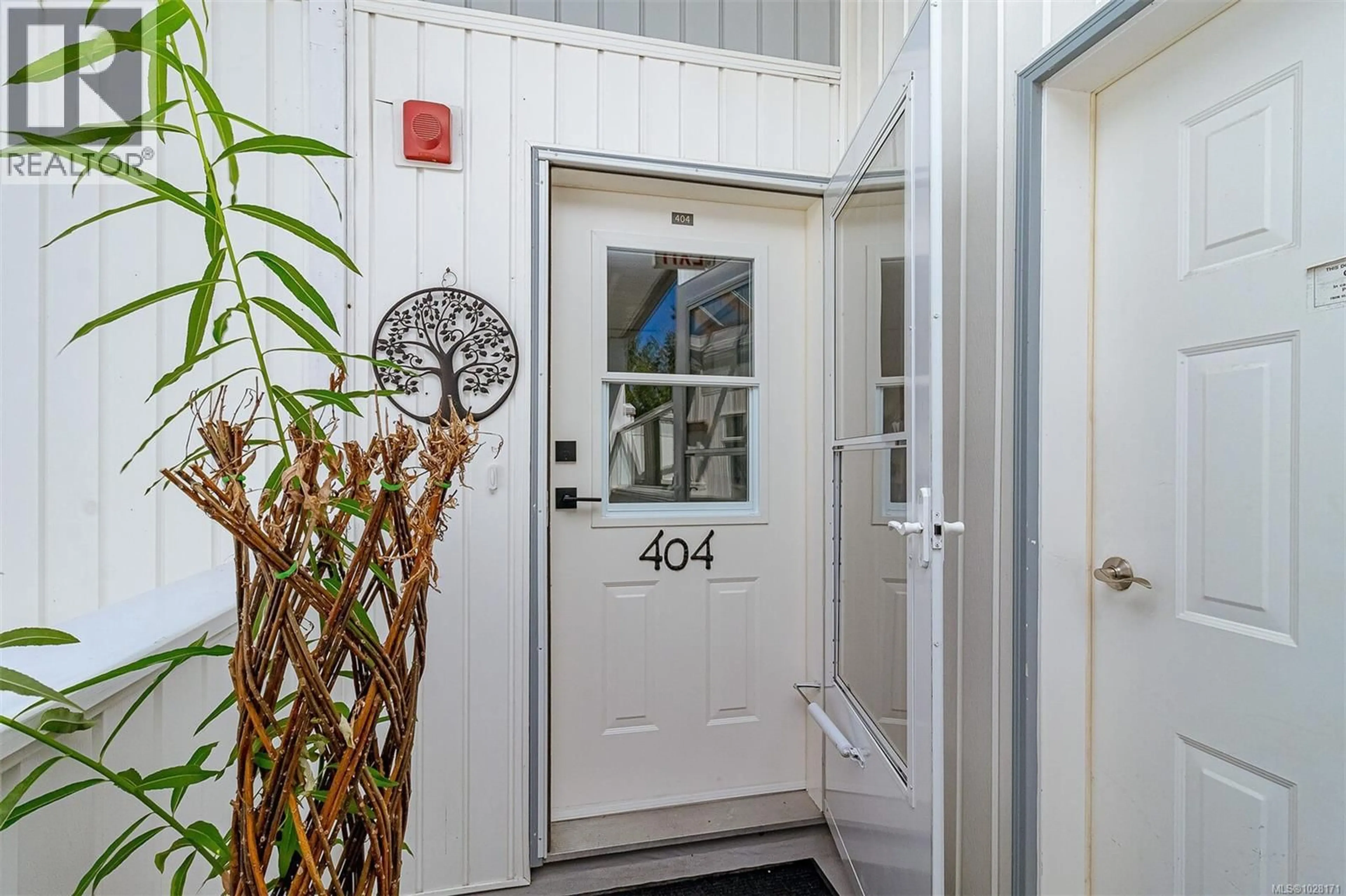 Indoor foyer for 404 - 9958 DANIEL STREET, Chemainus British Columbia V0R1K1