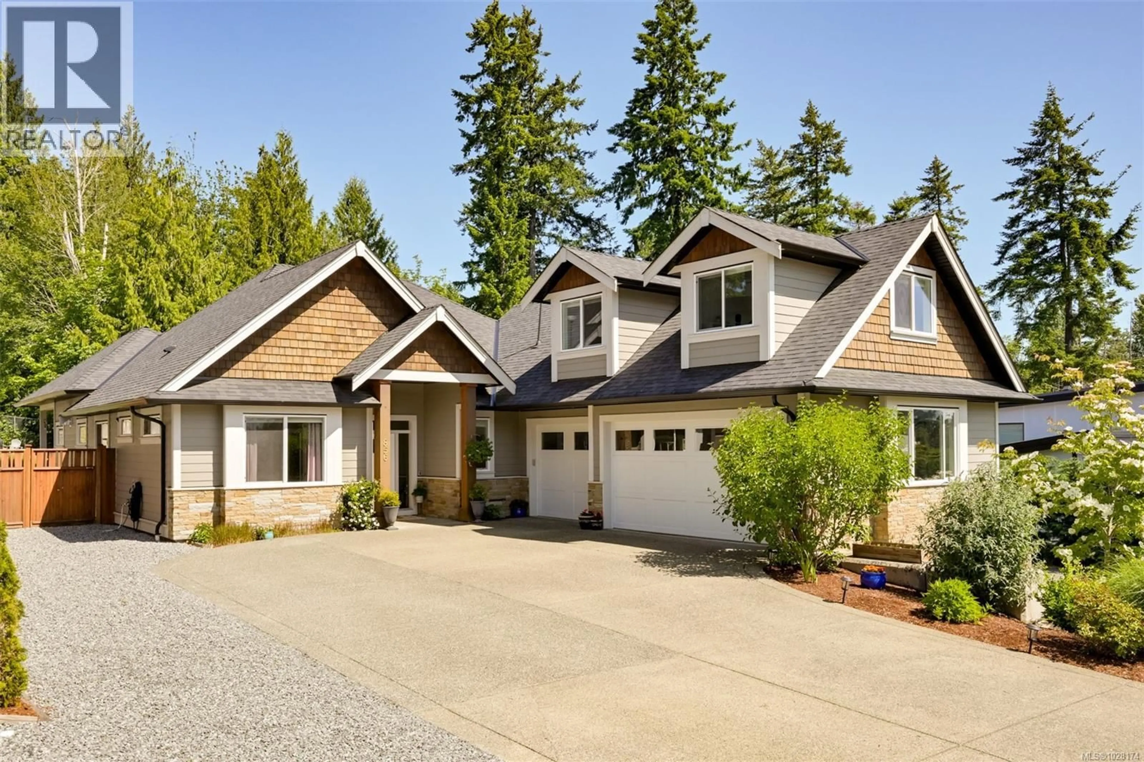 Home with vinyl exterior material, street for 856 HAYDEN PLACE, Mill Bay British Columbia V0R2P3