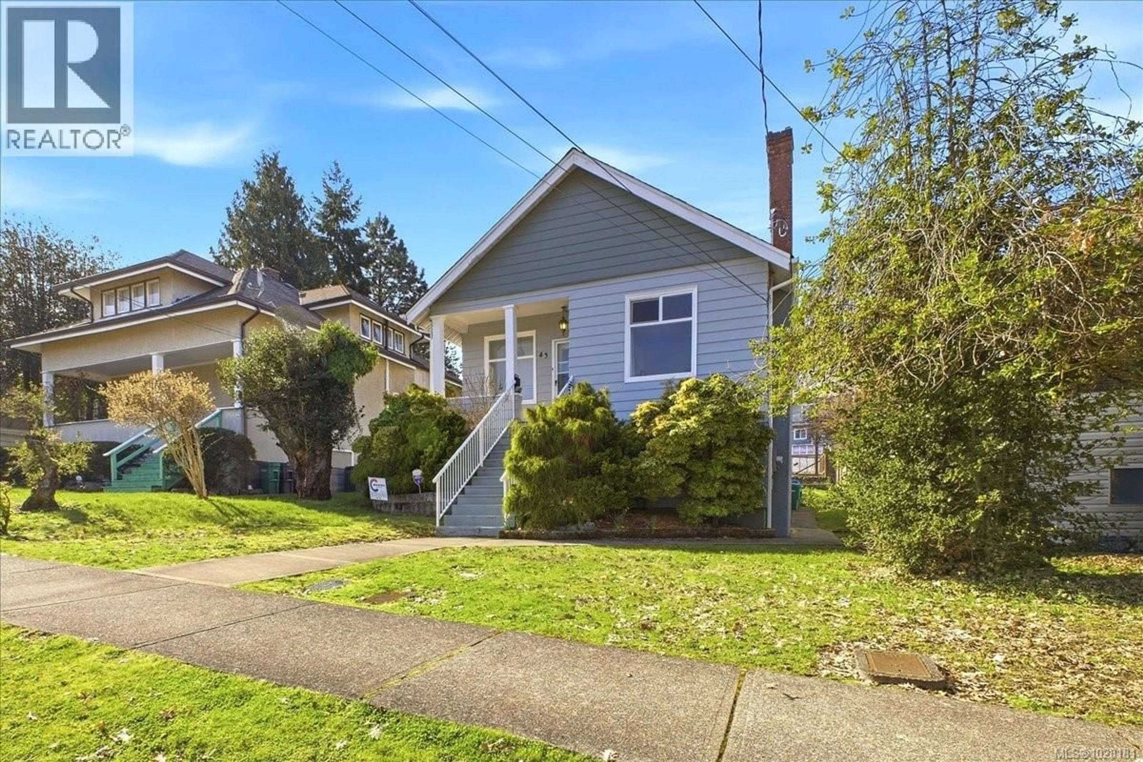 Home with vinyl exterior material, street for 43 KENNEDY STREET, Nanaimo British Columbia V9R2H5