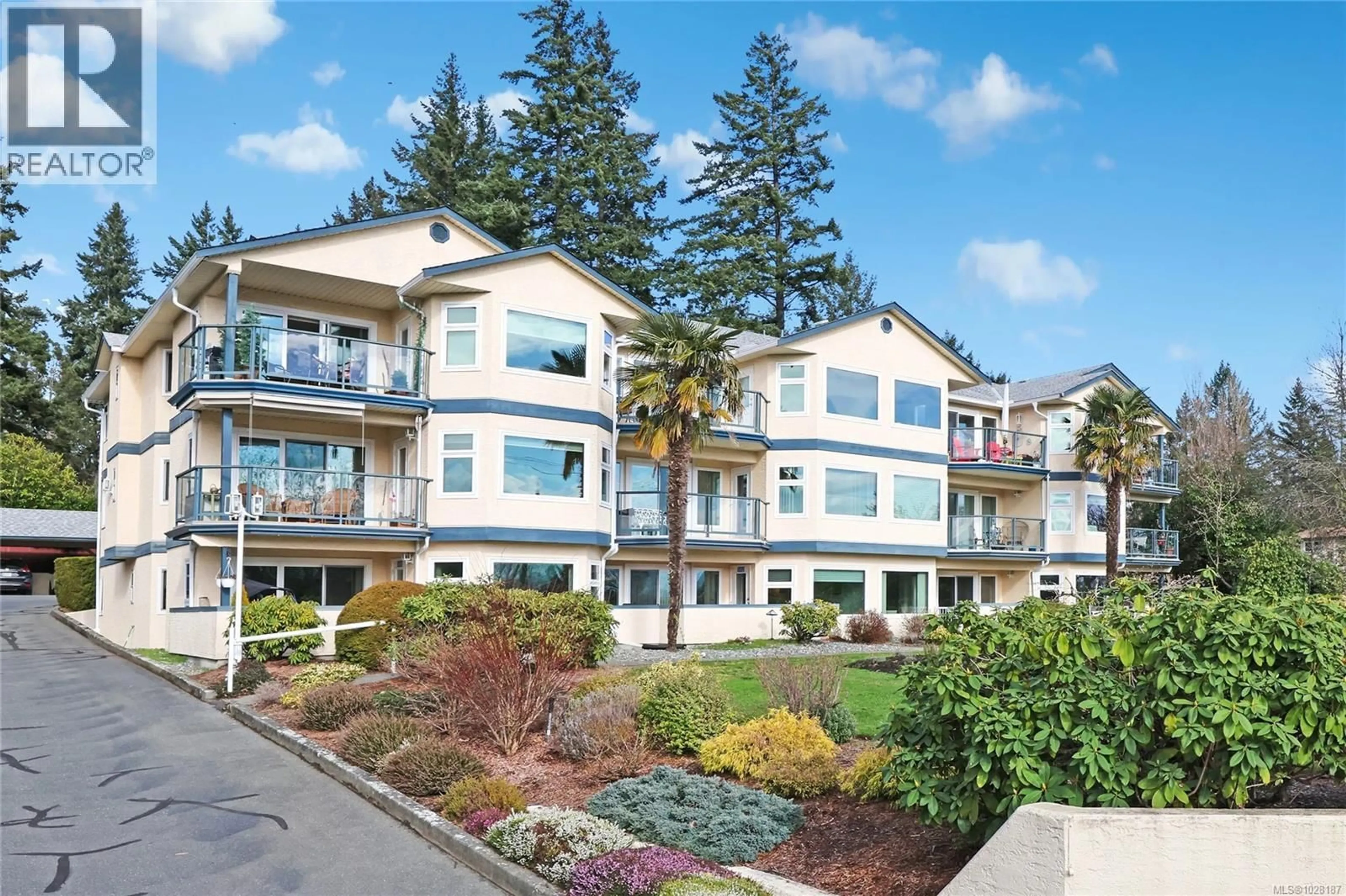 Patio, unknown for 302 - 1902 COMOX AVENUE, Comox British Columbia V9M3M7