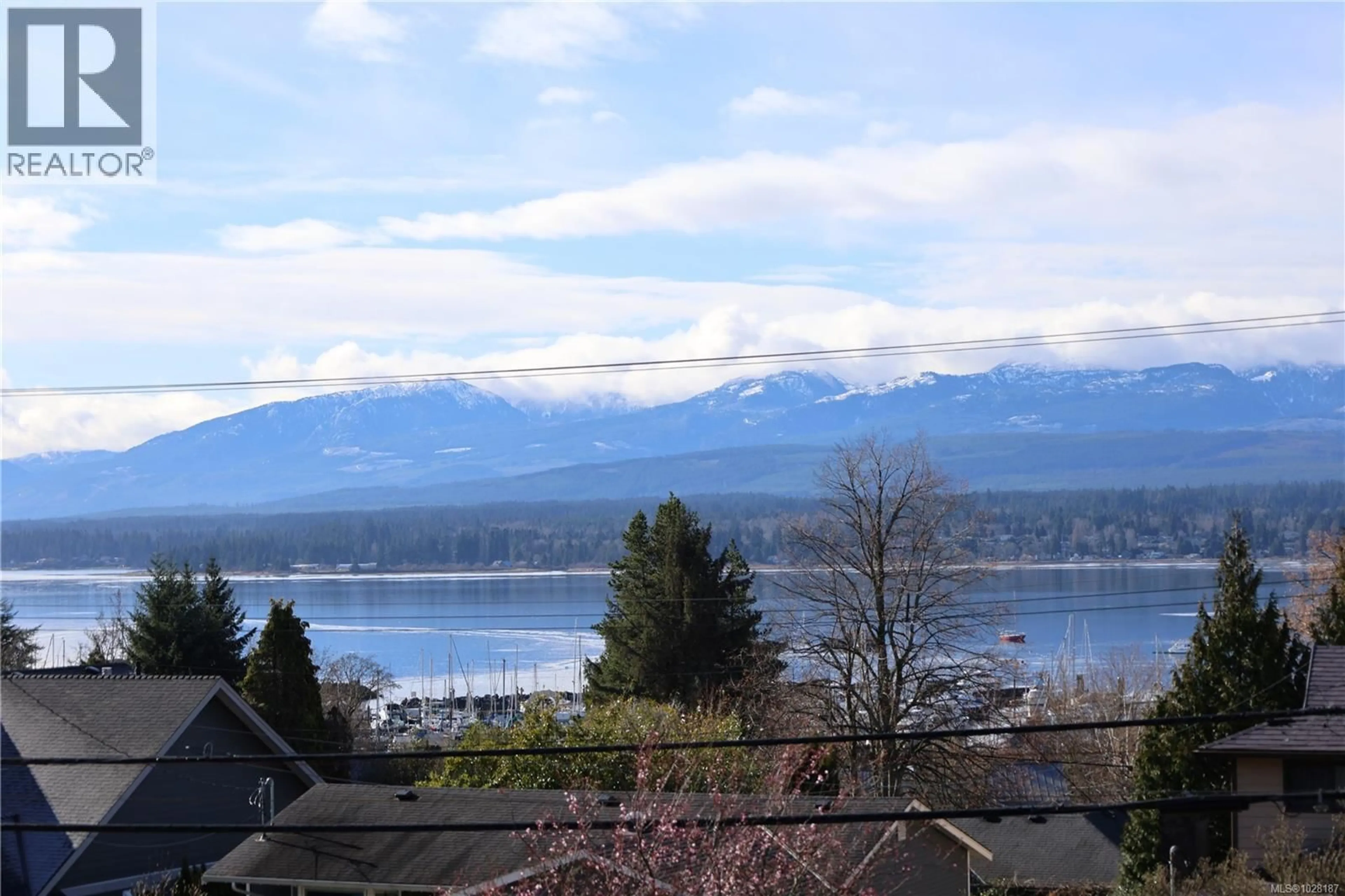 Blurry image for 302 - 1902 COMOX AVENUE, Comox British Columbia V9M3M7