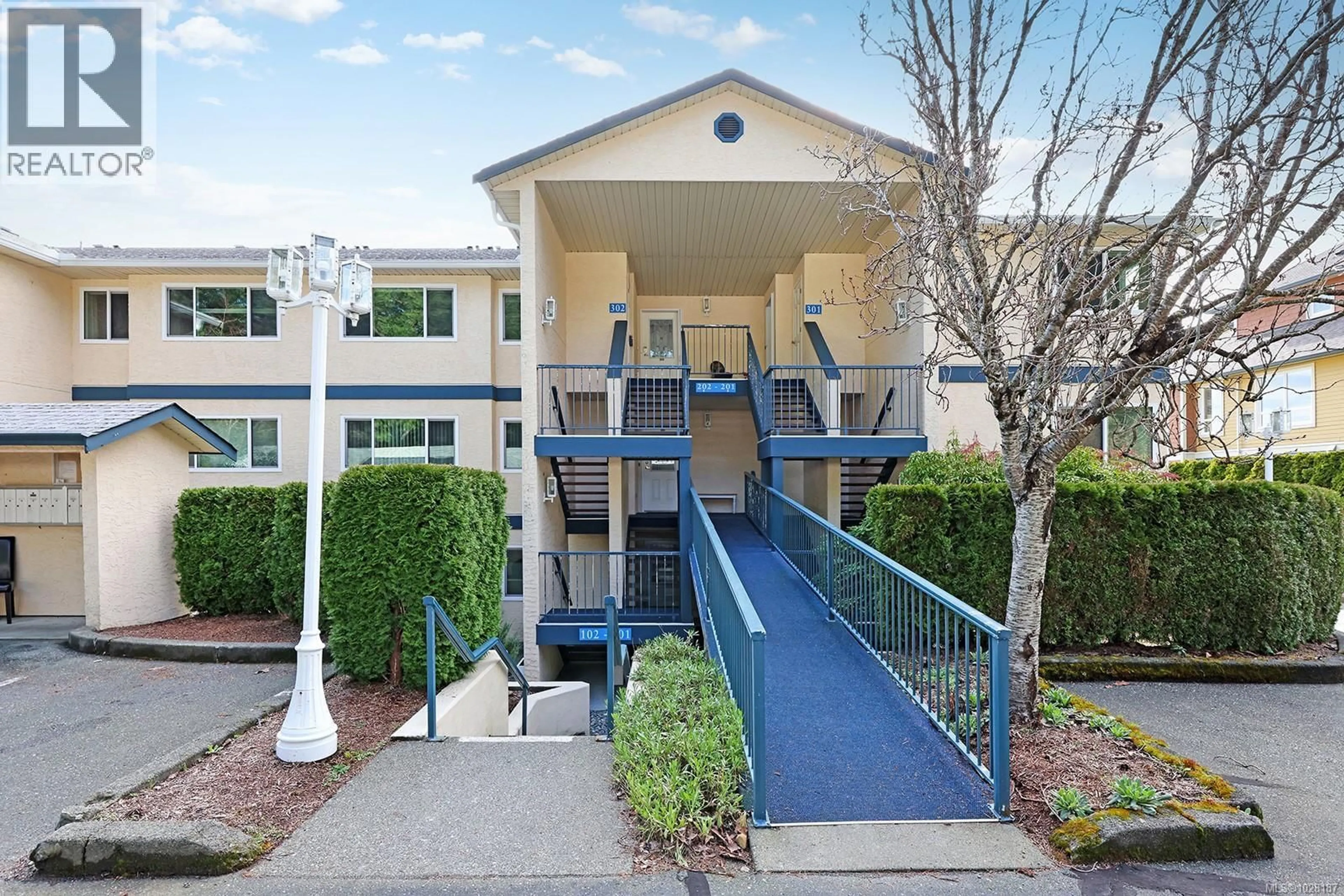 Unknown for 302 - 1902 COMOX AVENUE, Comox British Columbia V9M3M7