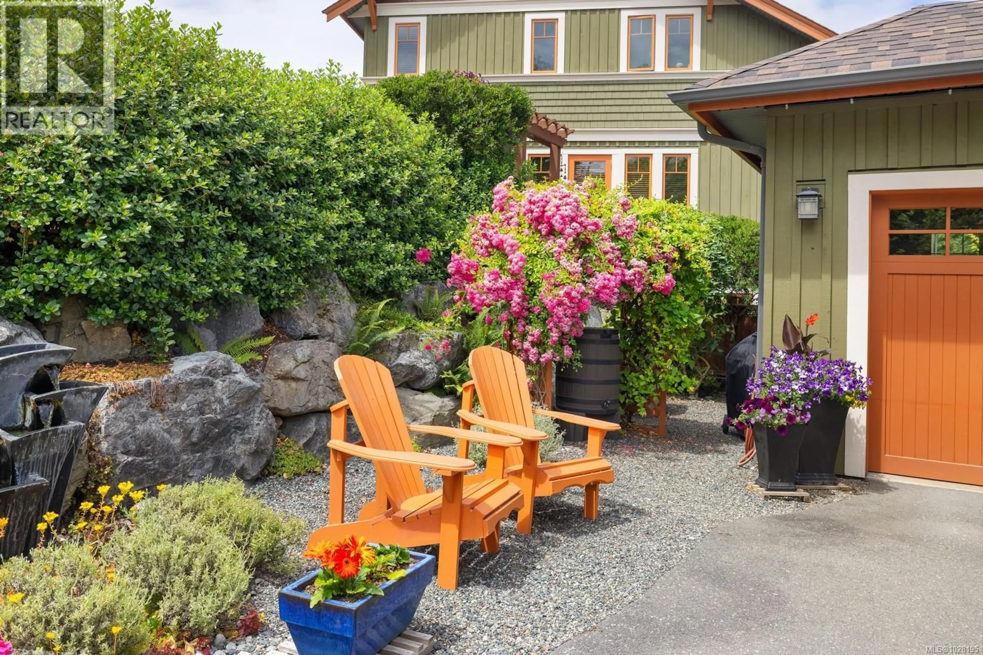 Patio, street for 262A FULFORD-GANGES ROAD, Salt Spring British Columbia V8K2L4