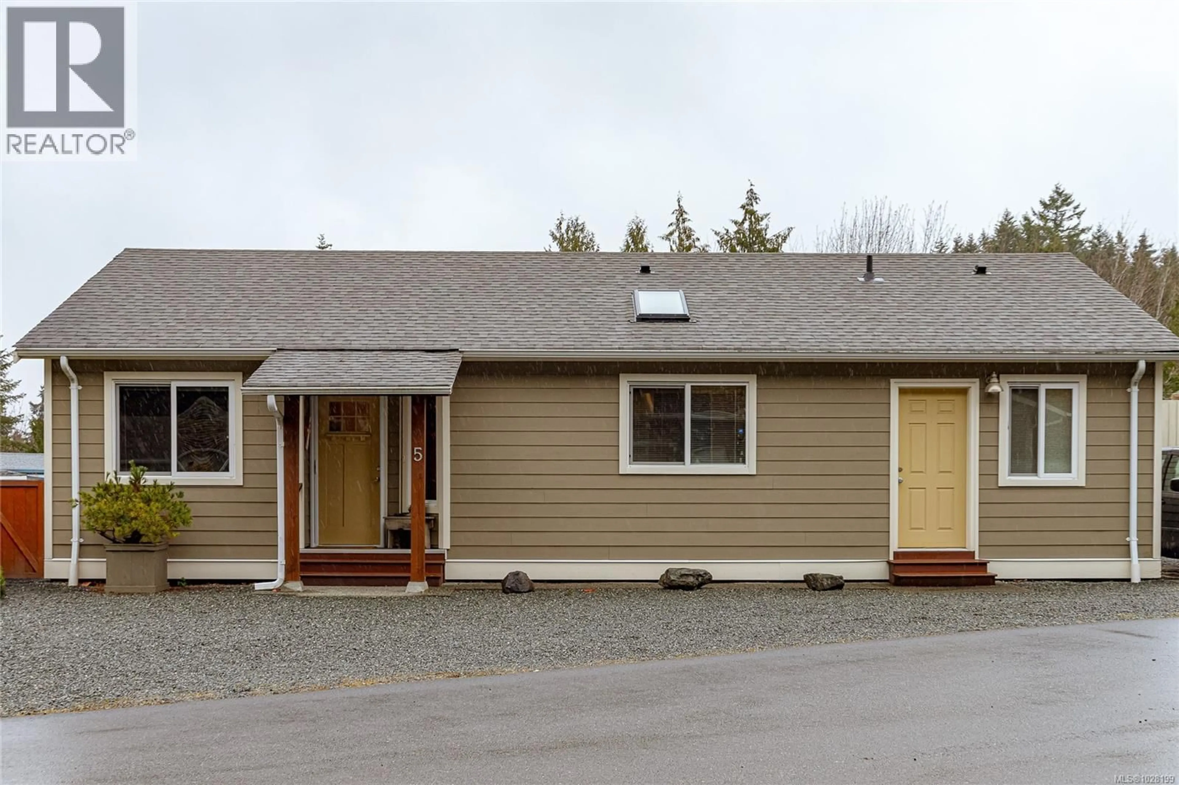 Home with vinyl exterior material, street for 5 - 1749 WHIBLEY ROAD, Coombs British Columbia V0R1M0