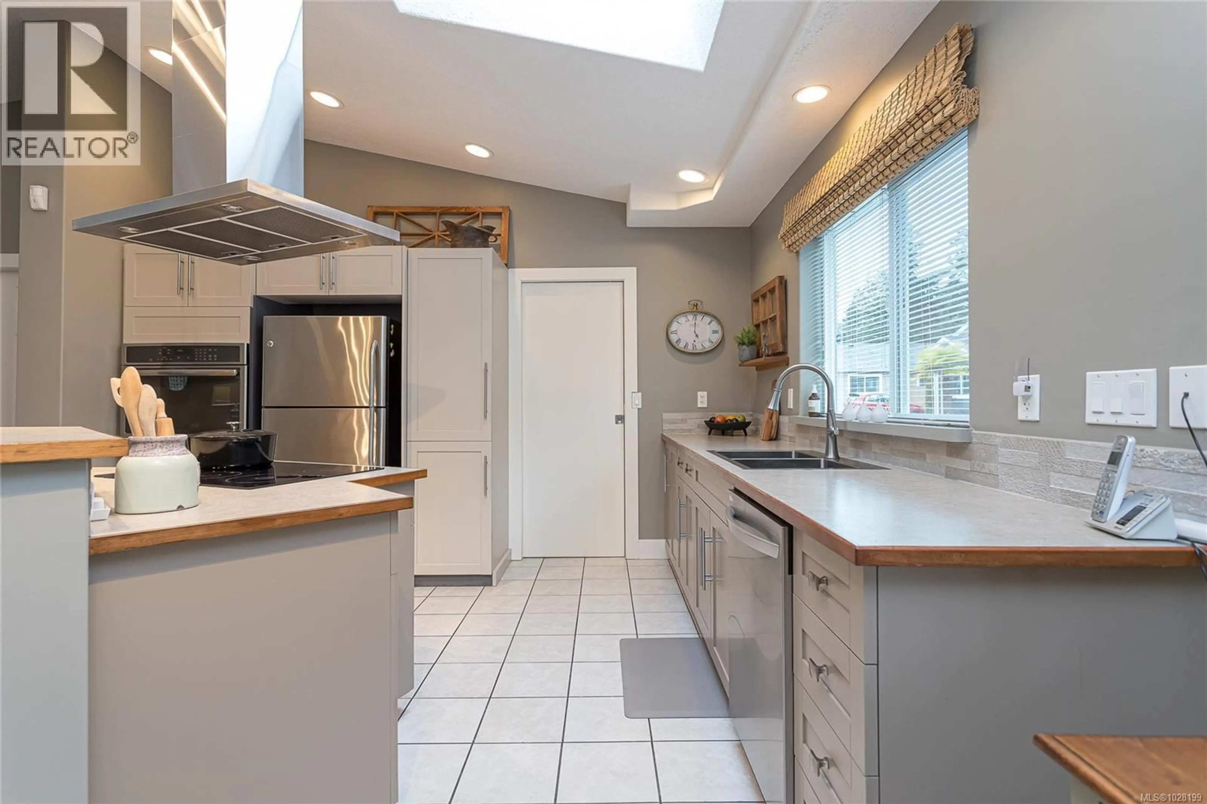 Open concept kitchen, ceramic/tile floor for 5 - 1749 WHIBLEY ROAD, Coombs British Columbia V0R1M0