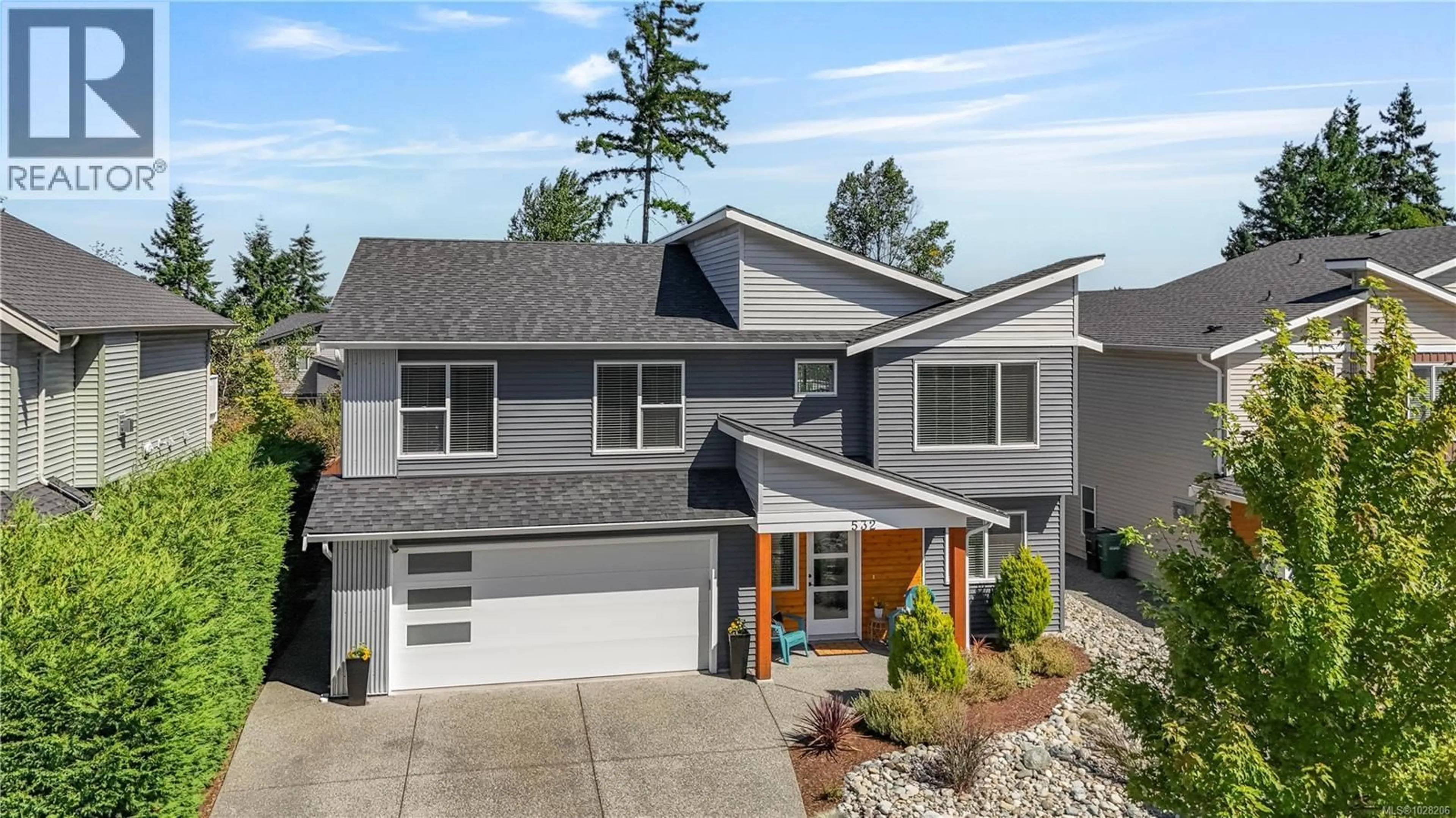 Home with vinyl exterior material, street for 532 LORI PLACE, Nanaimo British Columbia V9R0H8