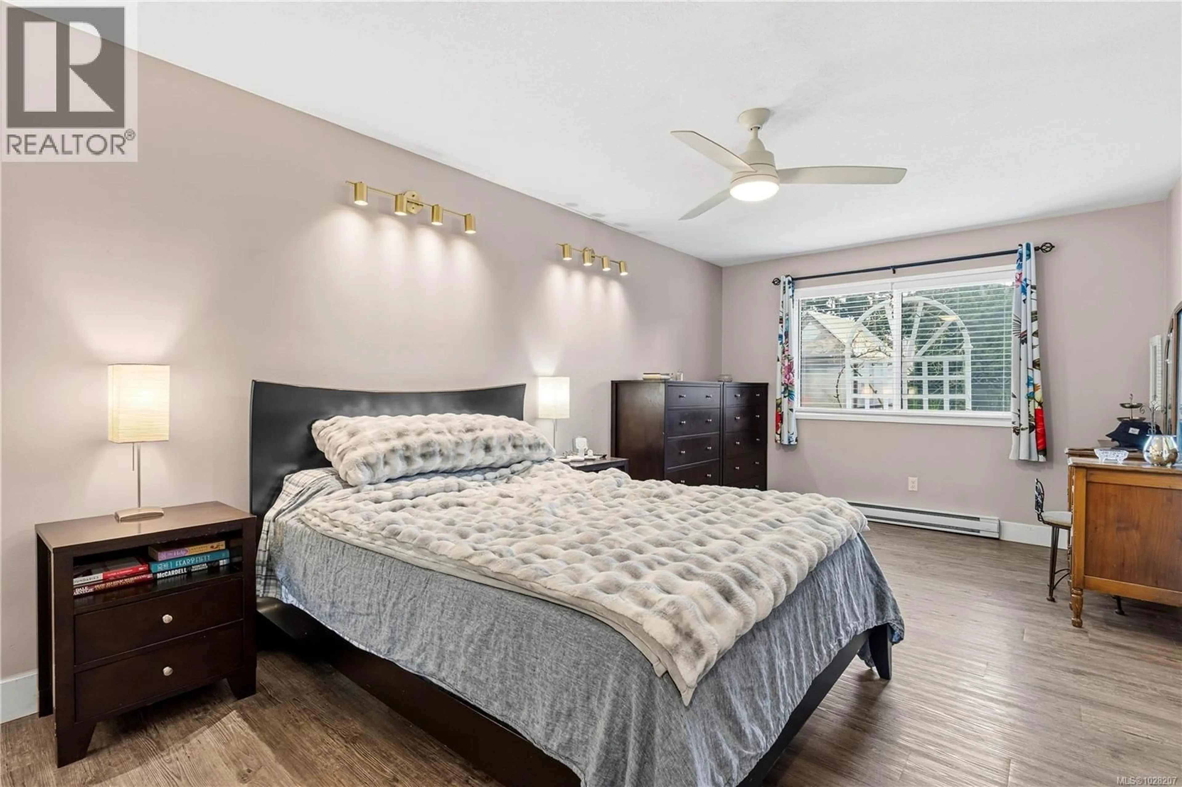 Bedroom with bed, unknown for 750 BRADBURY AVENUE, Parksville British Columbia V9P1B8