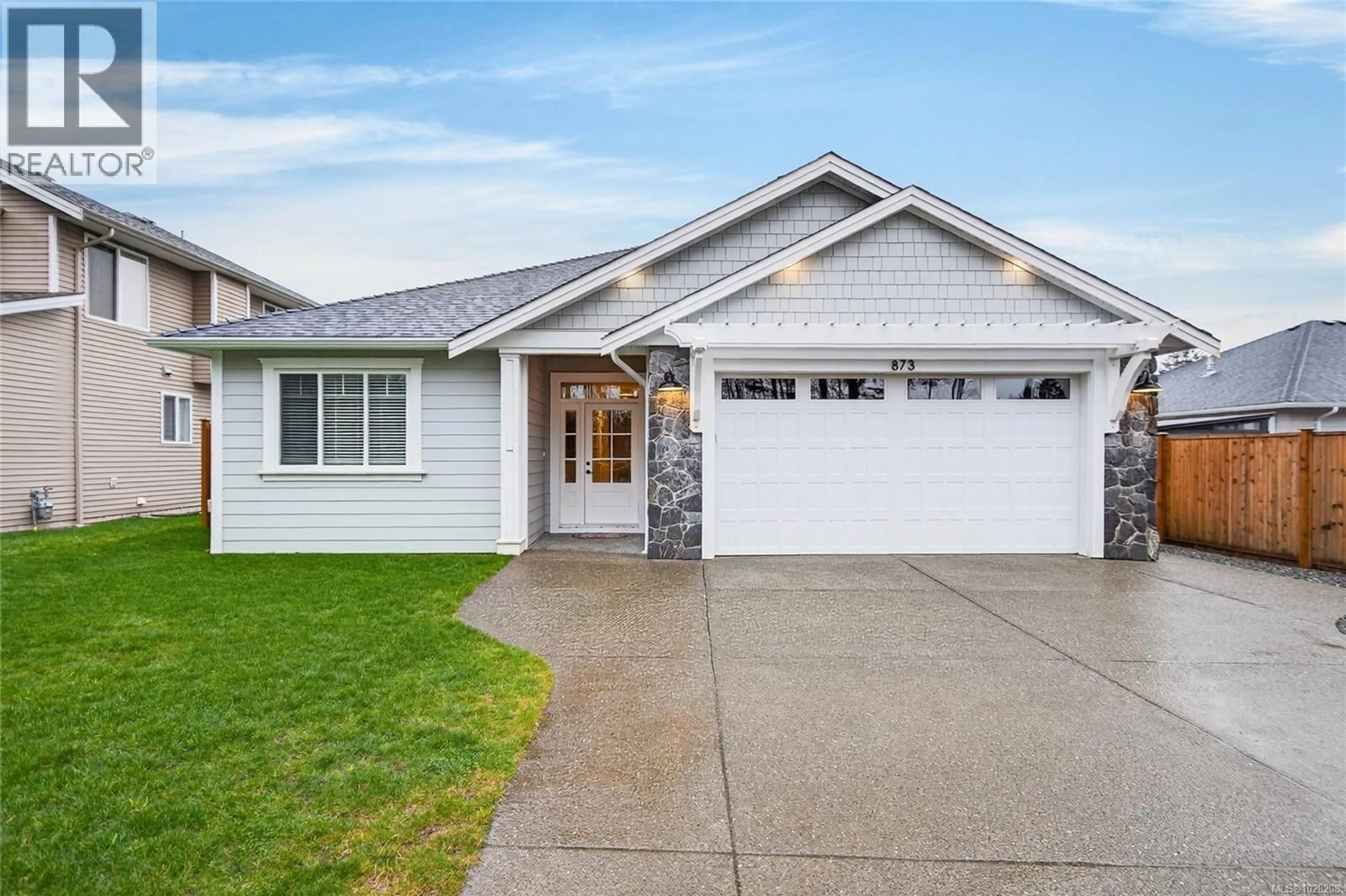 Home with vinyl exterior material, street for 873 ASPEN ROAD, Comox British Columbia V9M4H9